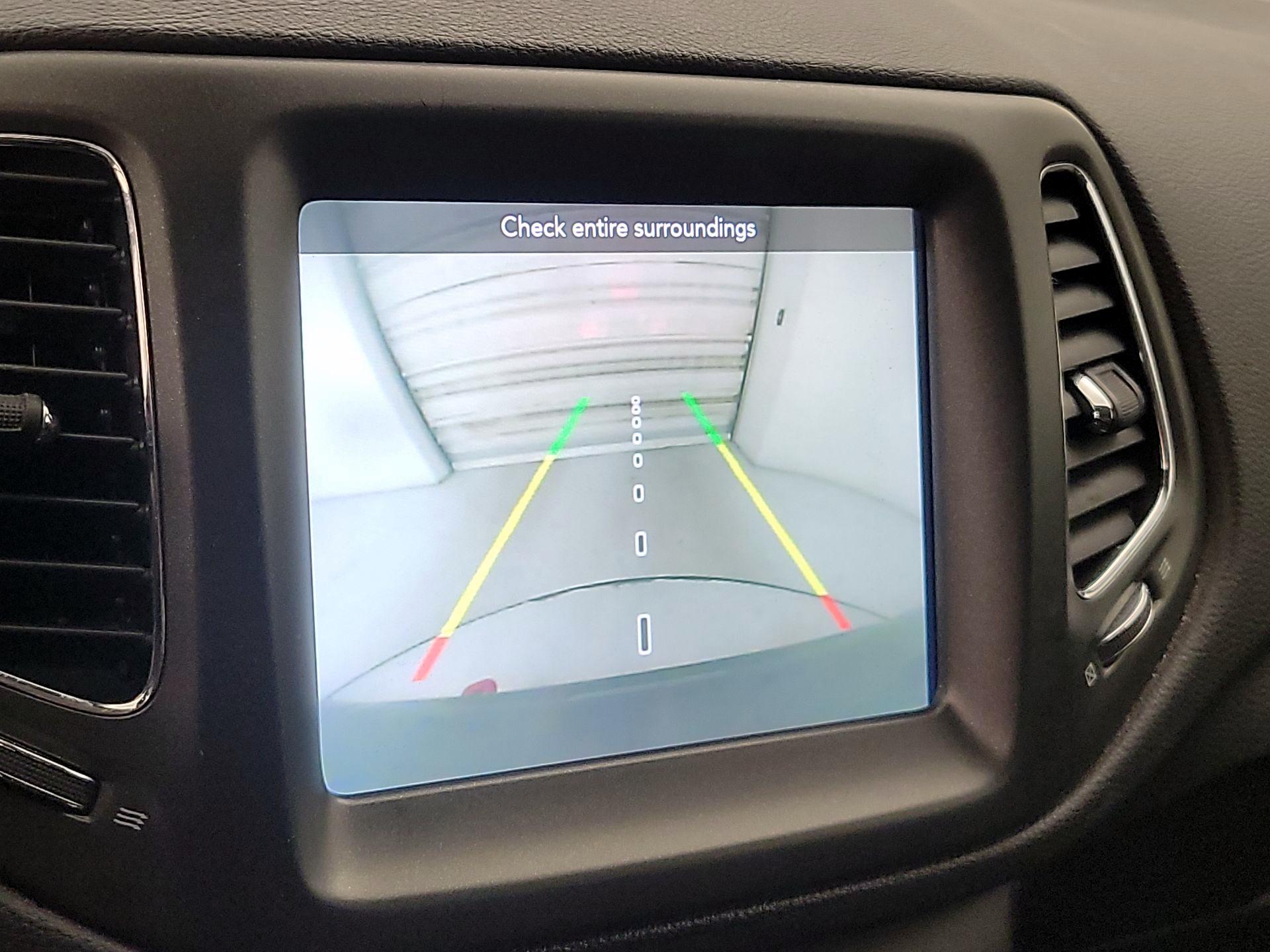 Thumbnail: 2020 Jeep Compass - 14