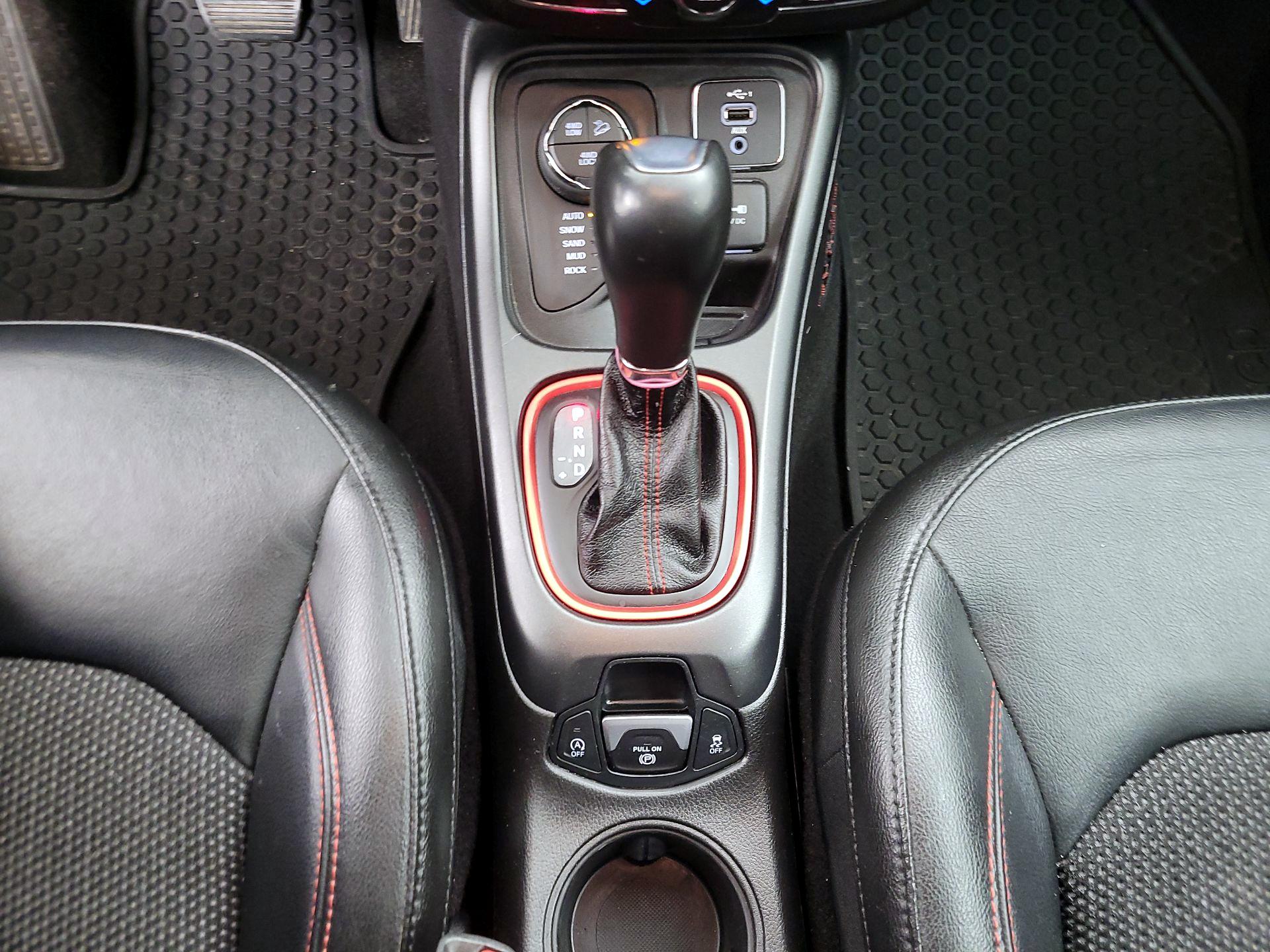 Thumbnail: 2020 Jeep Compass - 17