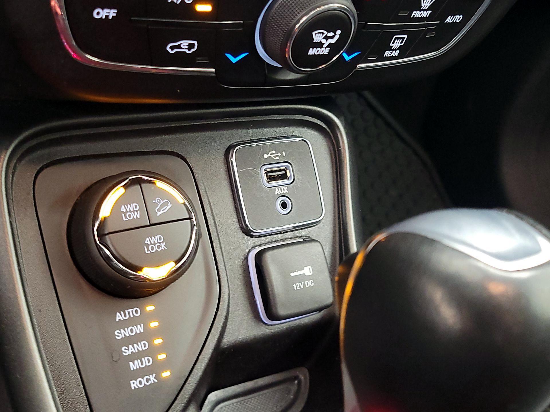 Thumbnail: 2020 Jeep Compass - 18