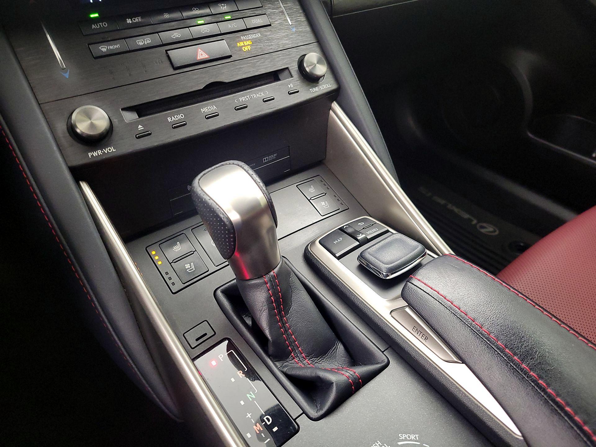 Thumbnail: 2019 Lexus IS - 18