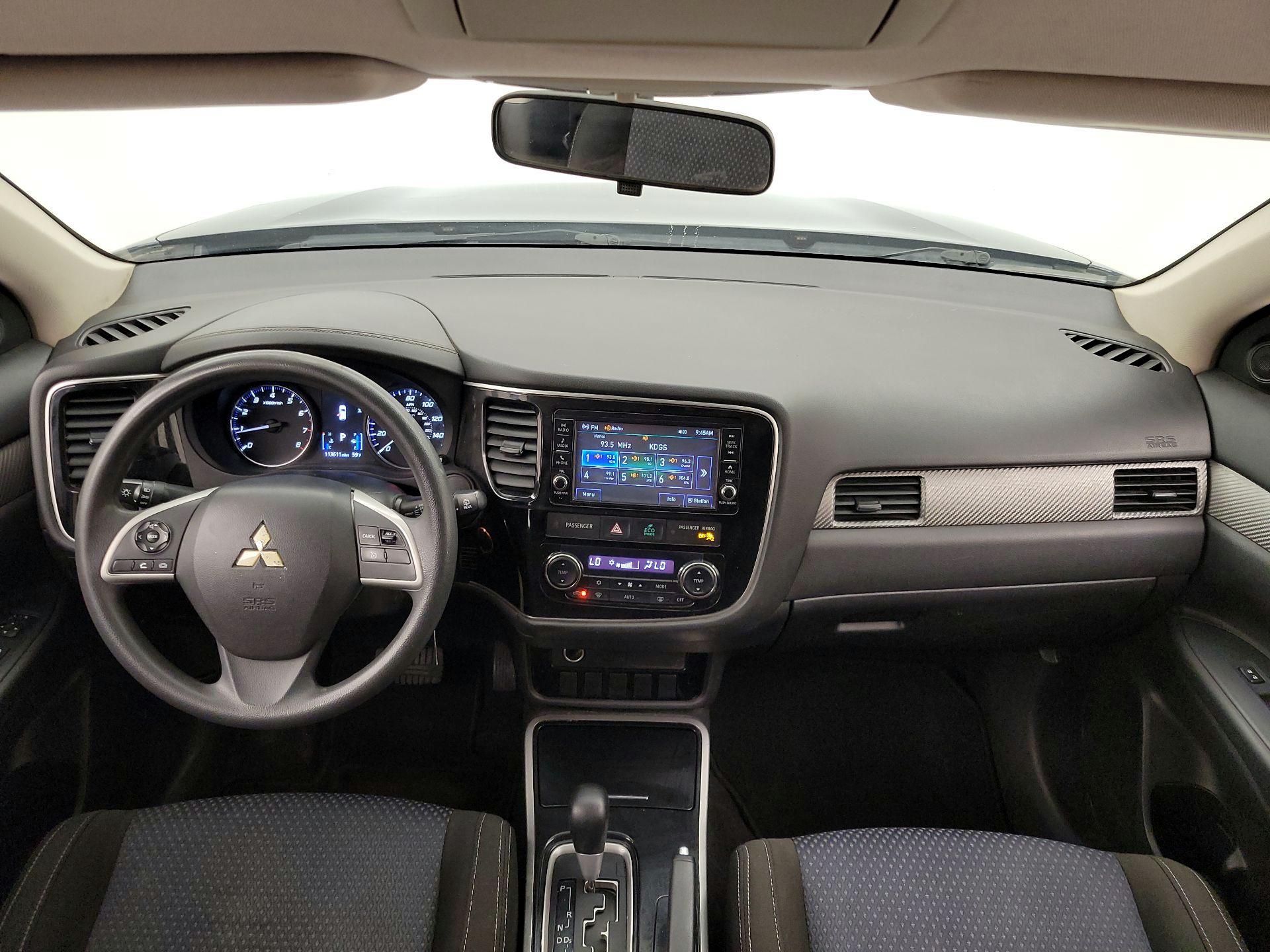 Thumbnail: 2018 Mitsubishi Outlander - 9