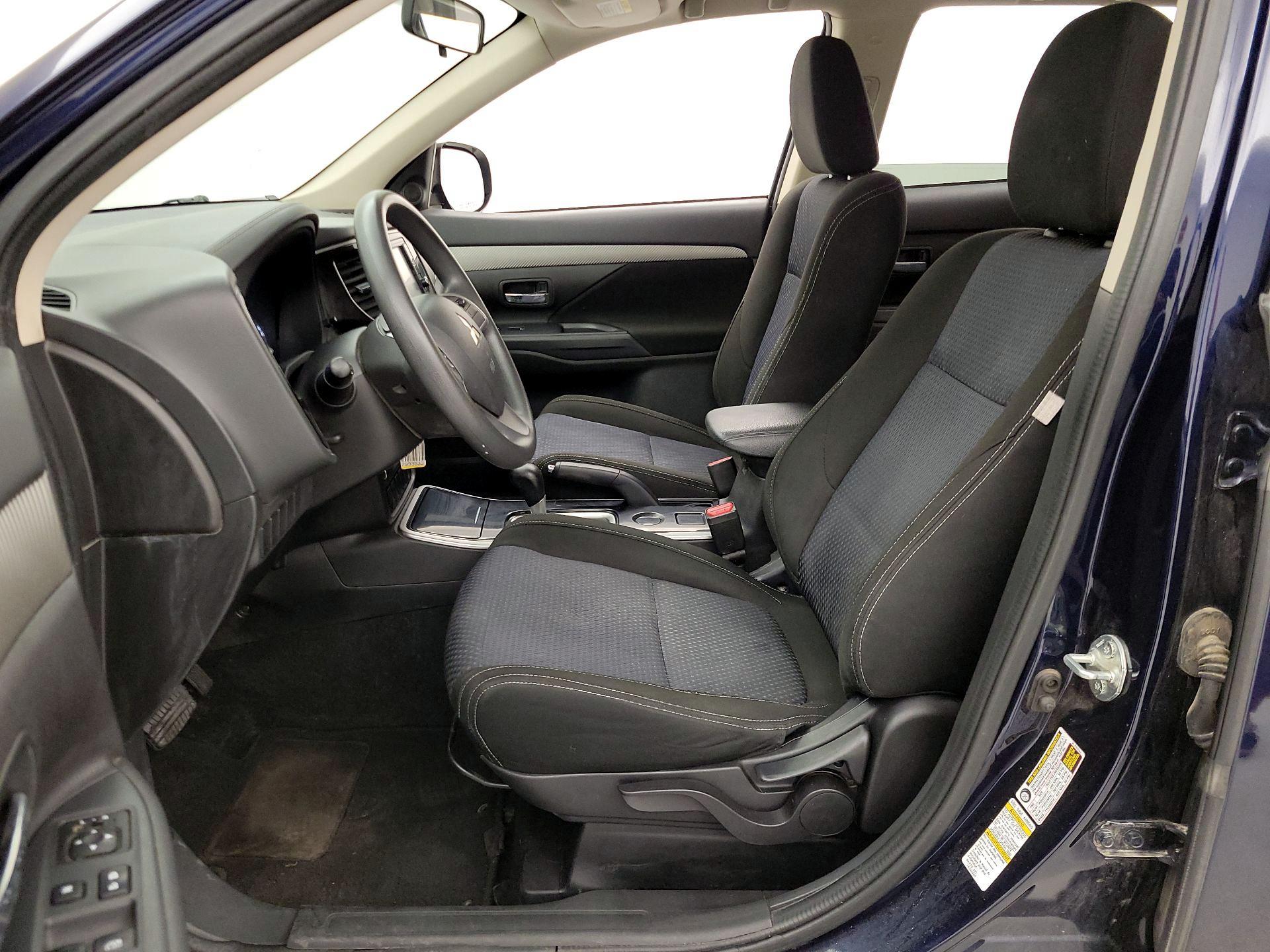 Thumbnail: 2018 Mitsubishi Outlander - 11