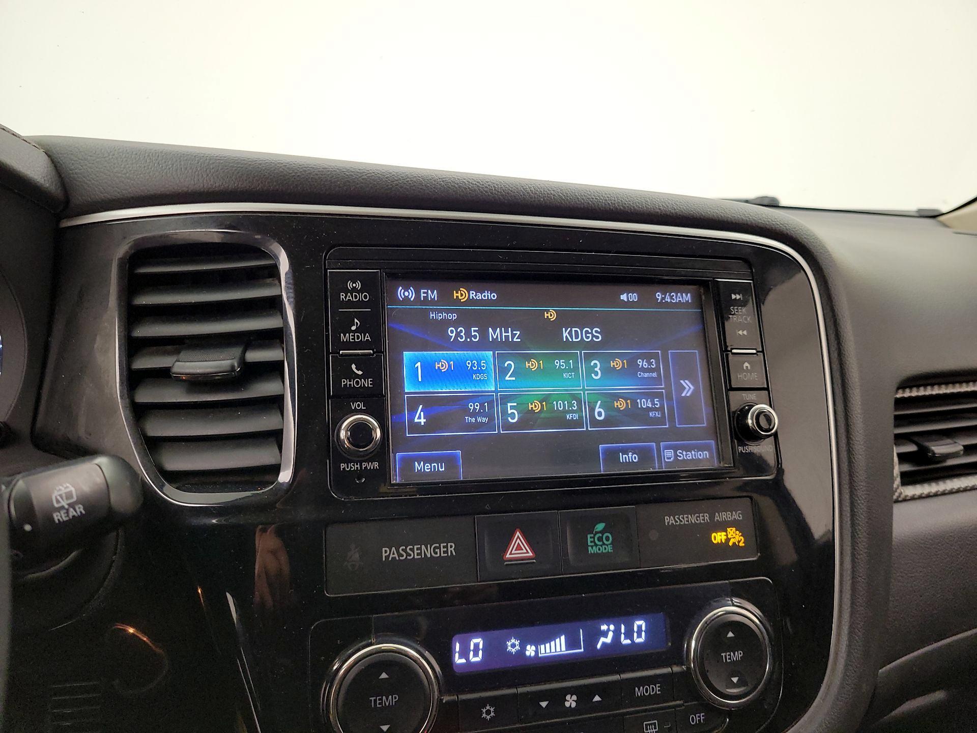 Thumbnail: 2018 Mitsubishi Outlander - 15