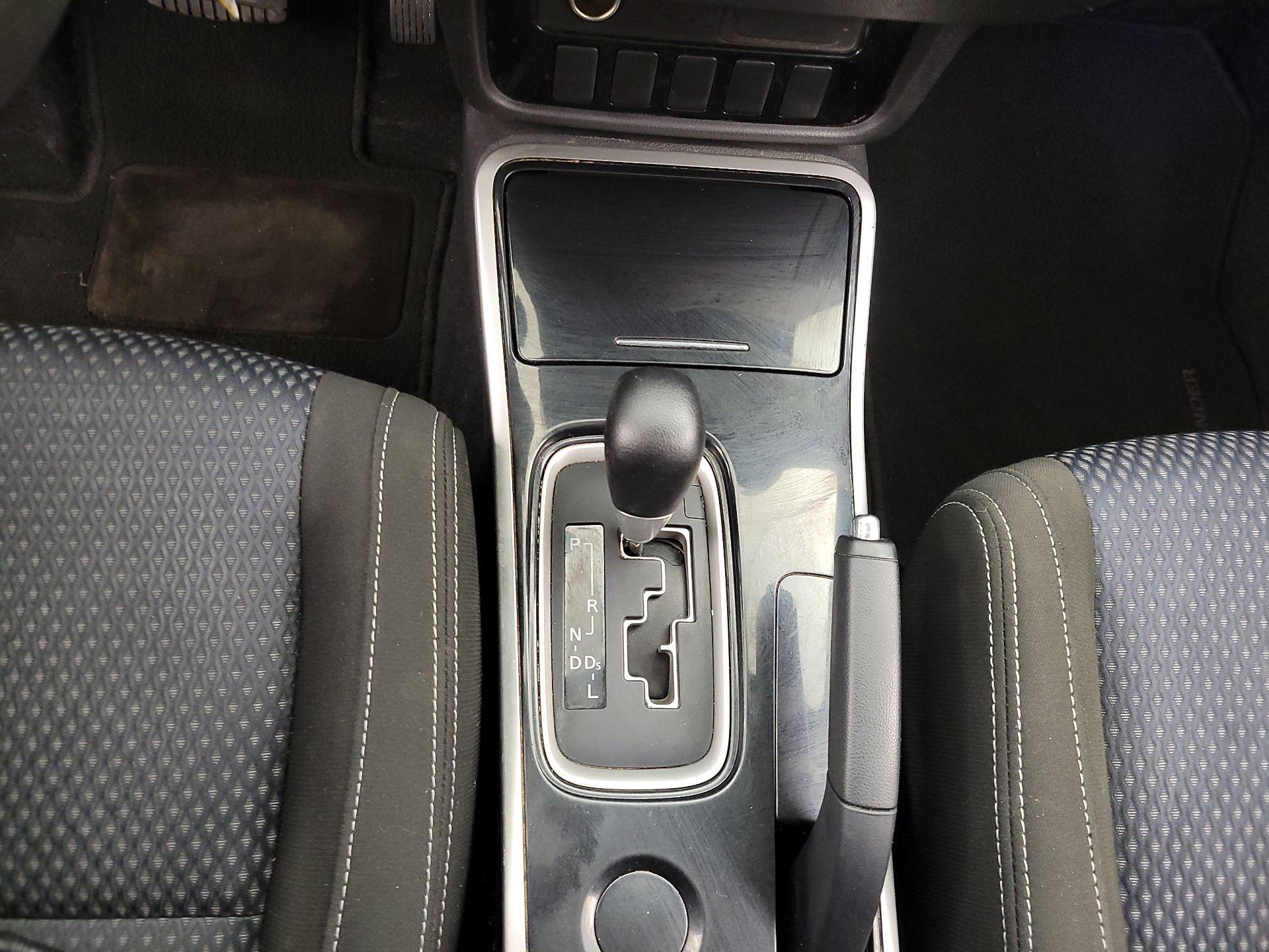 Thumbnail: 2018 Mitsubishi Outlander - 17