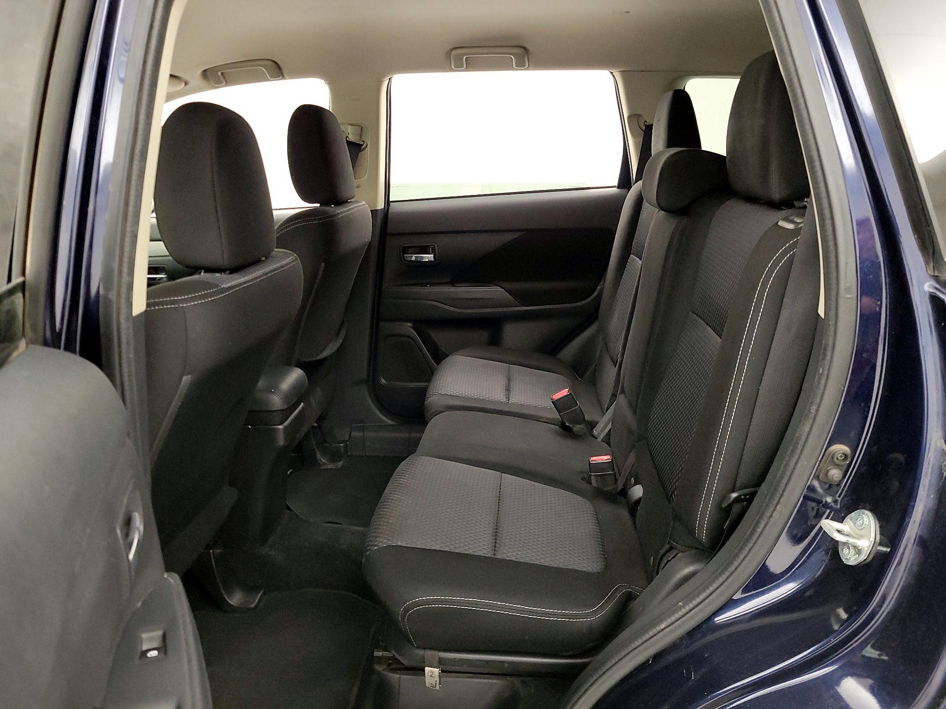 Thumbnail: 2018 Mitsubishi Outlander - 19