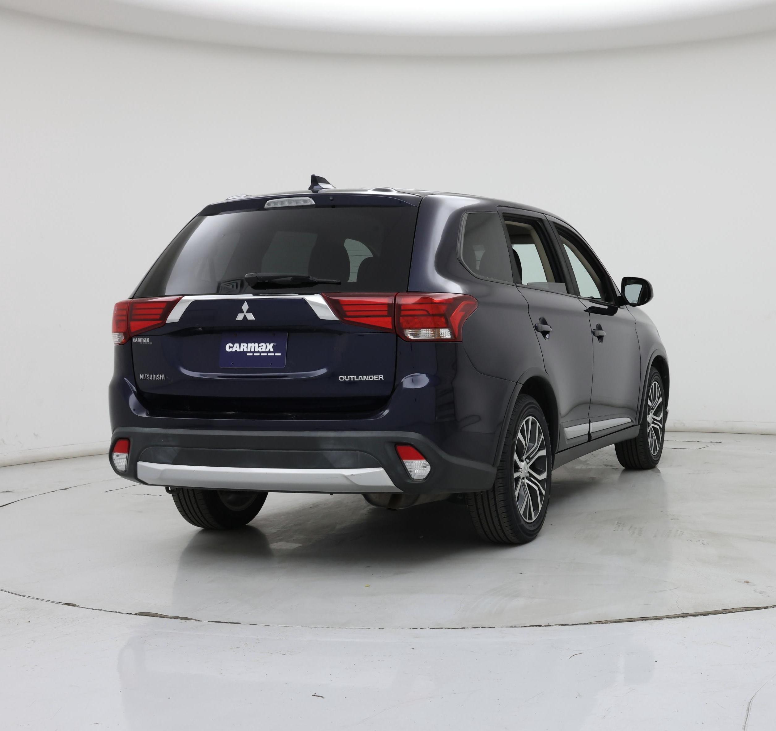 Thumbnail: 2018 Mitsubishi Outlander - 8