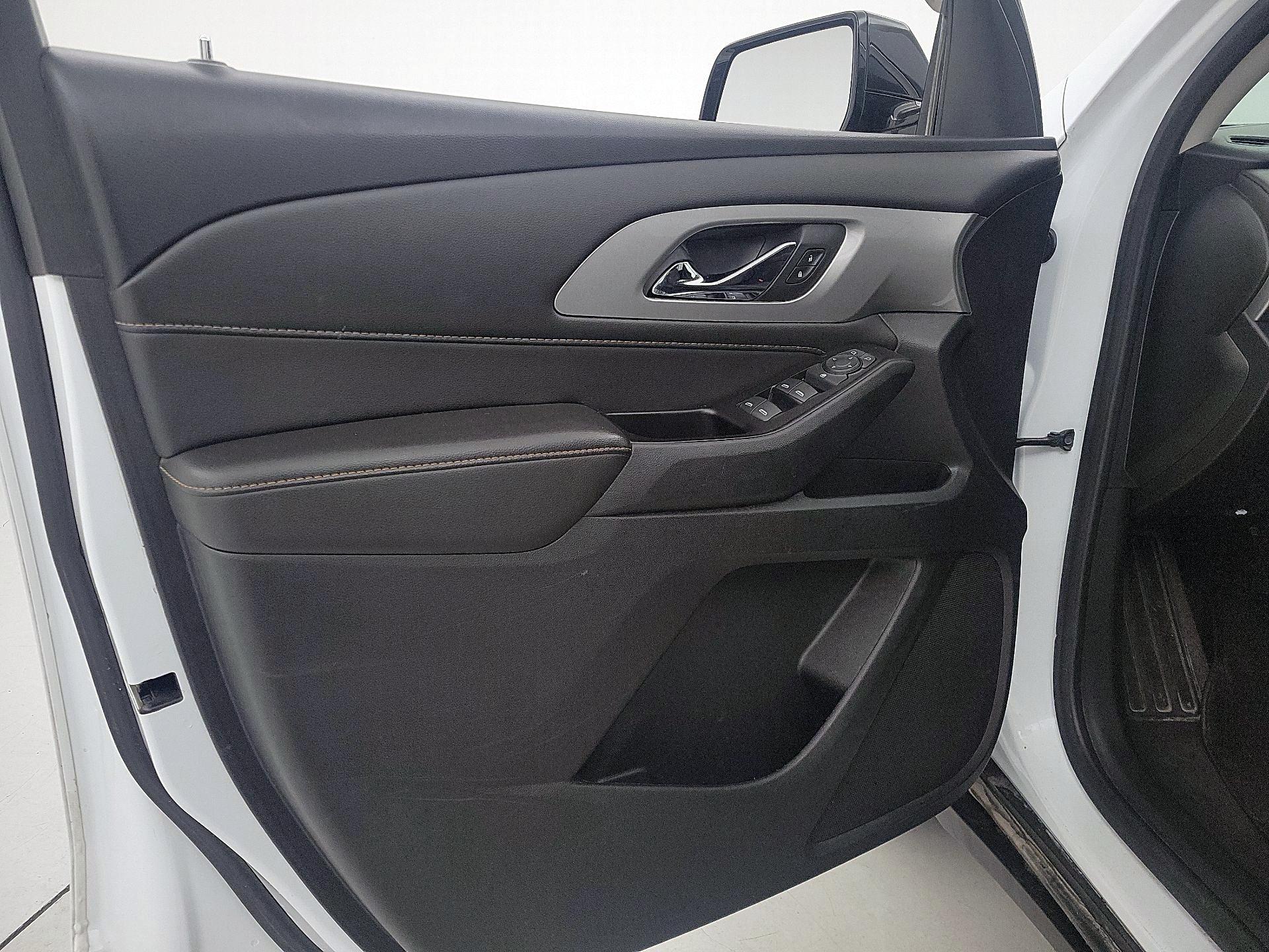 Thumbnail: 2020 Chevrolet Traverse - 12