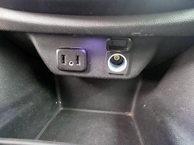 USB/AUX Ports