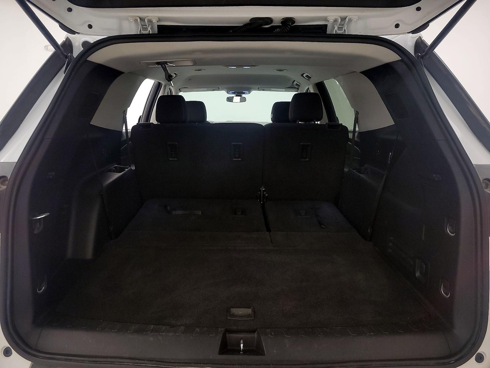 2020 Chevrolet Traverse LS - Photo 23