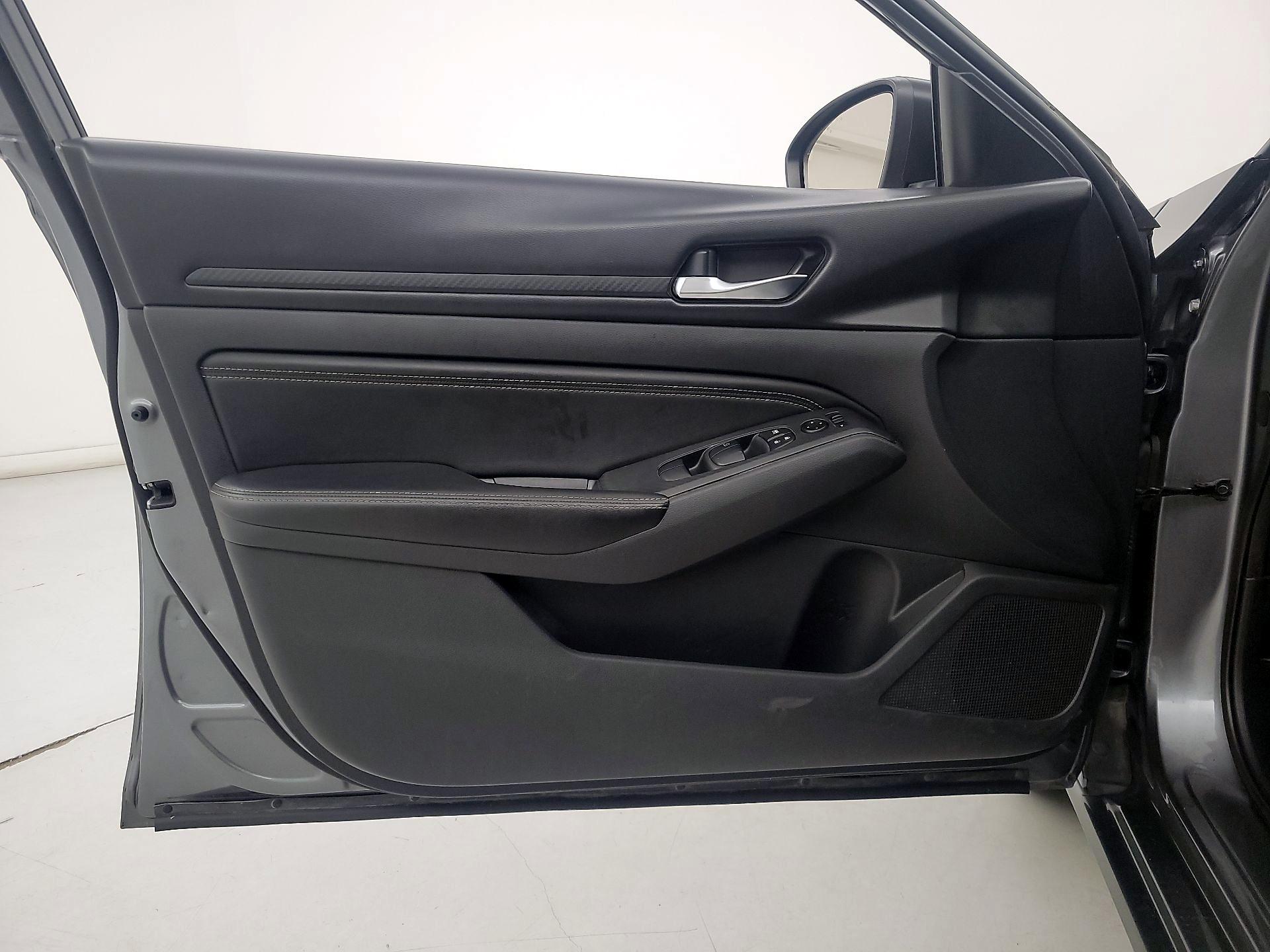 Thumbnail: 2020 Nissan Altima - 12