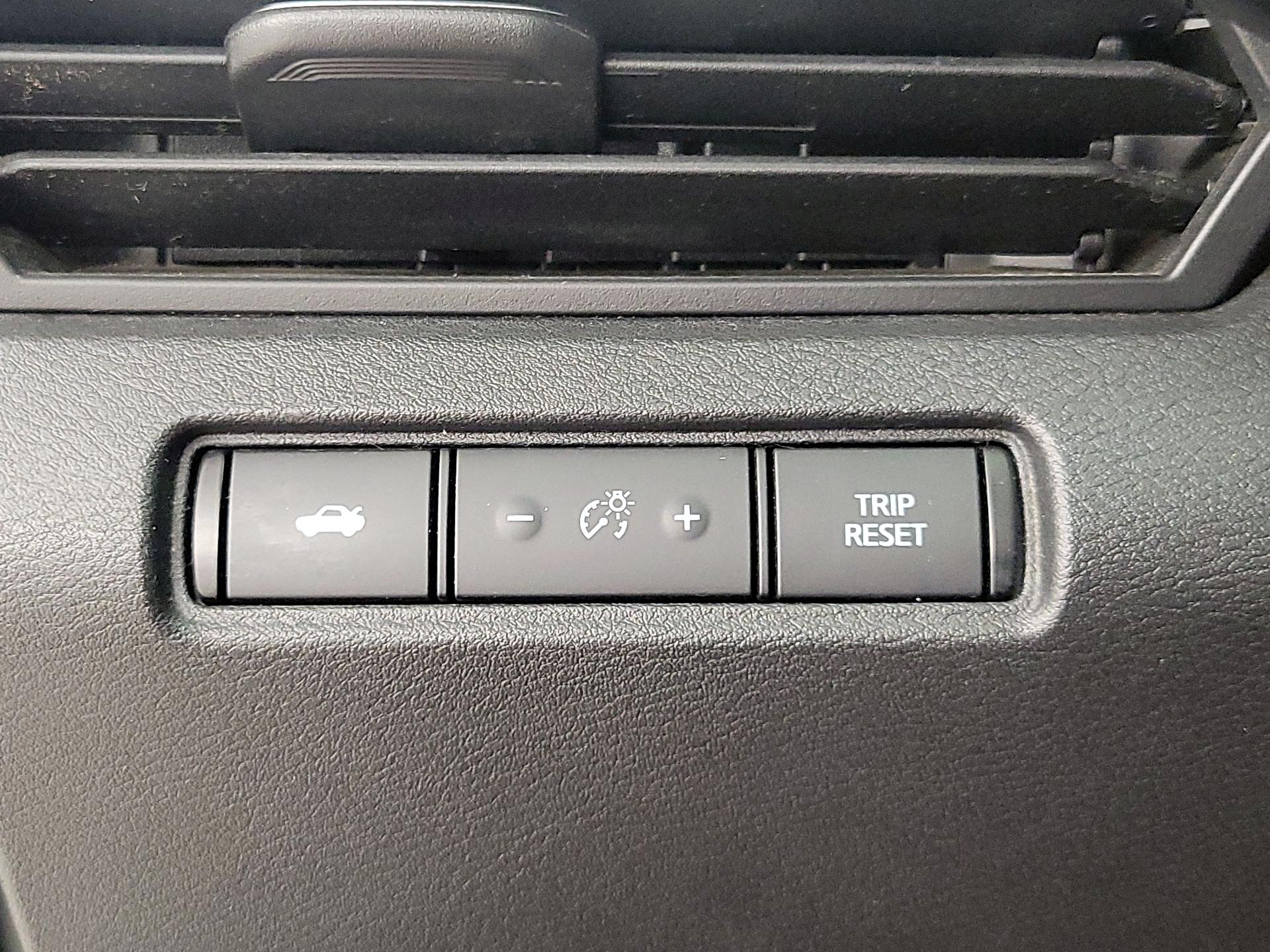 Thumbnail: 2020 Nissan Altima - 13