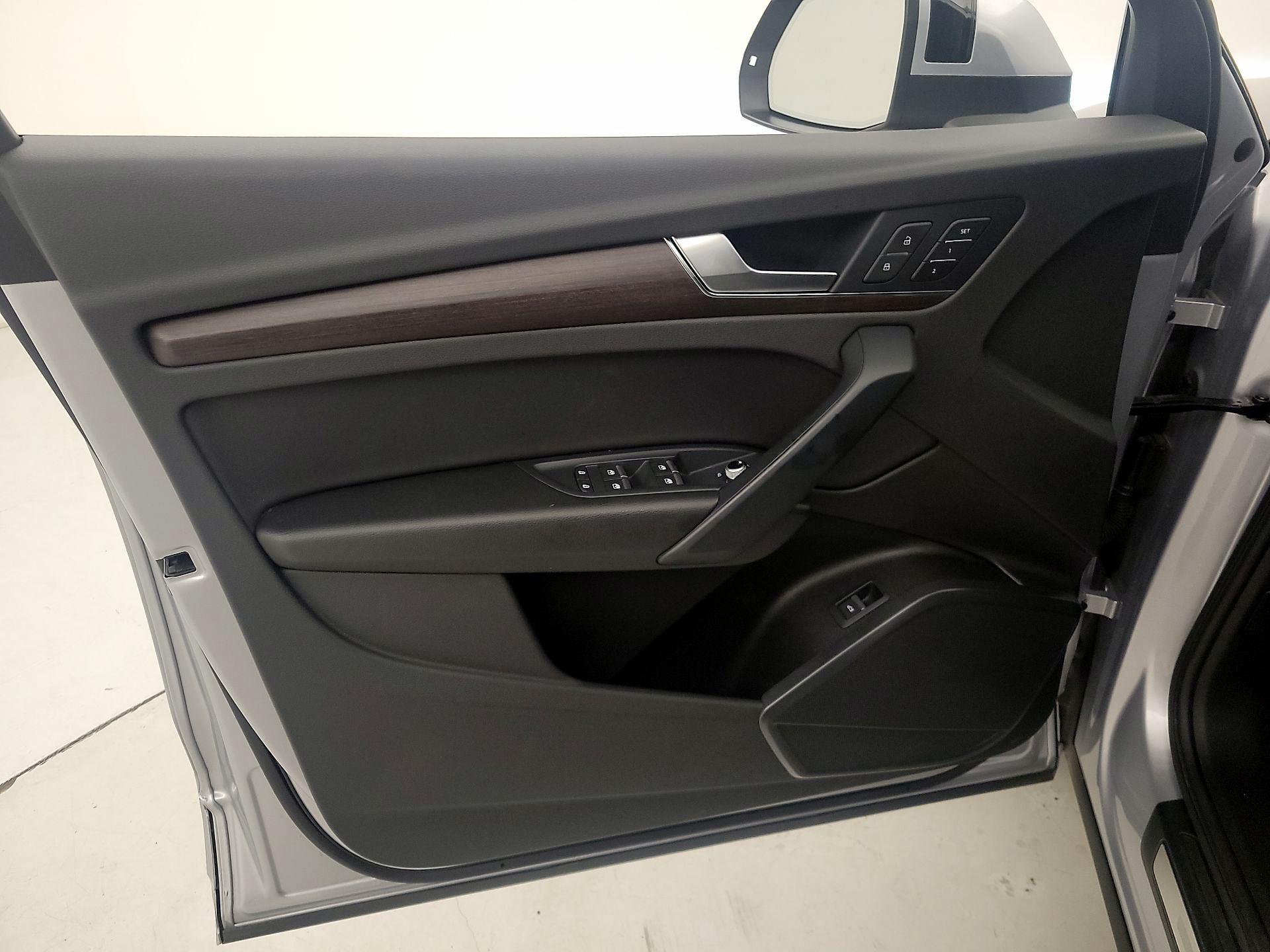 Thumbnail: 2021 Audi Q5 - 12