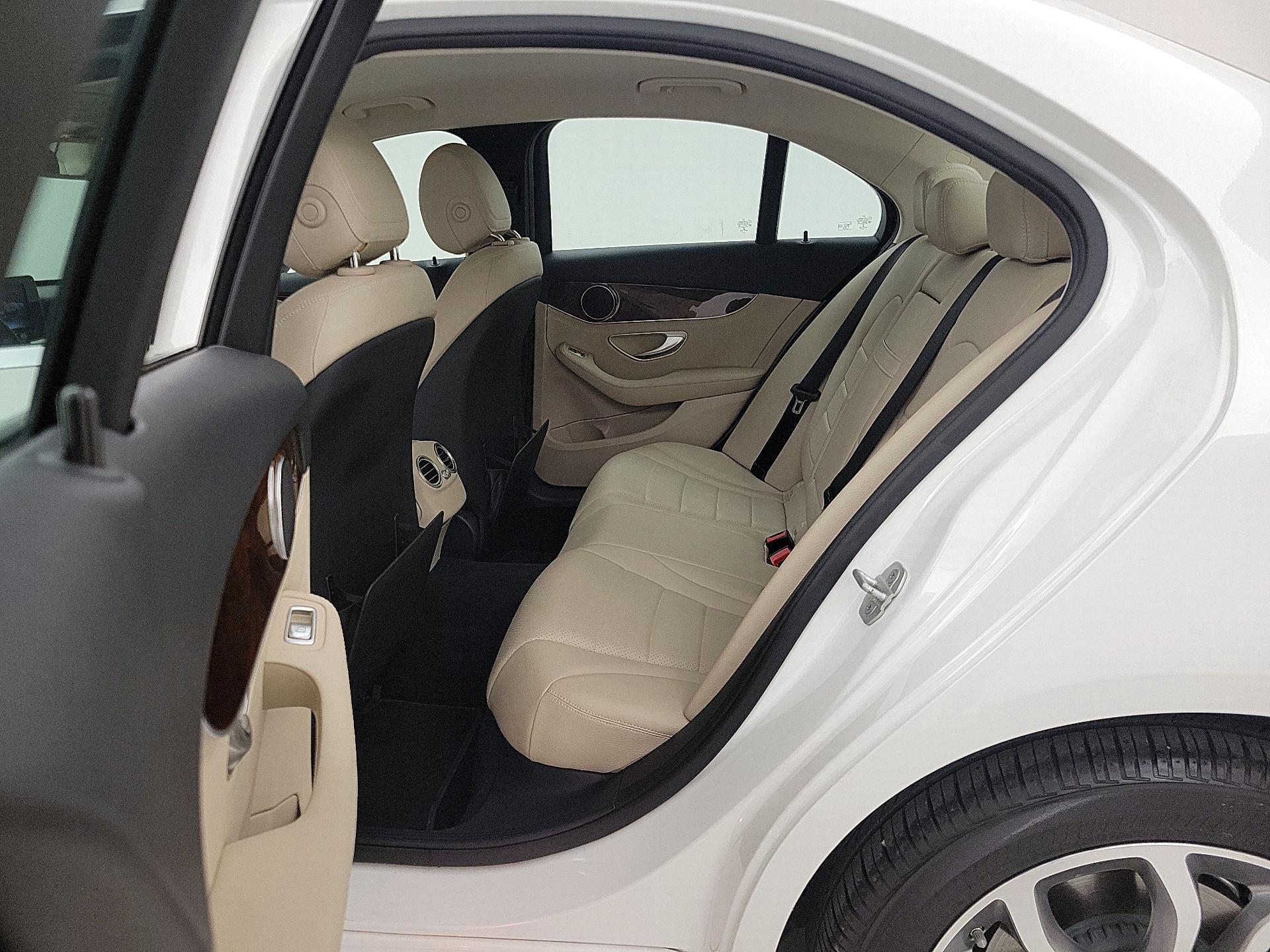 Thumbnail: 2015 Mercedes-Benz C-Class - 19