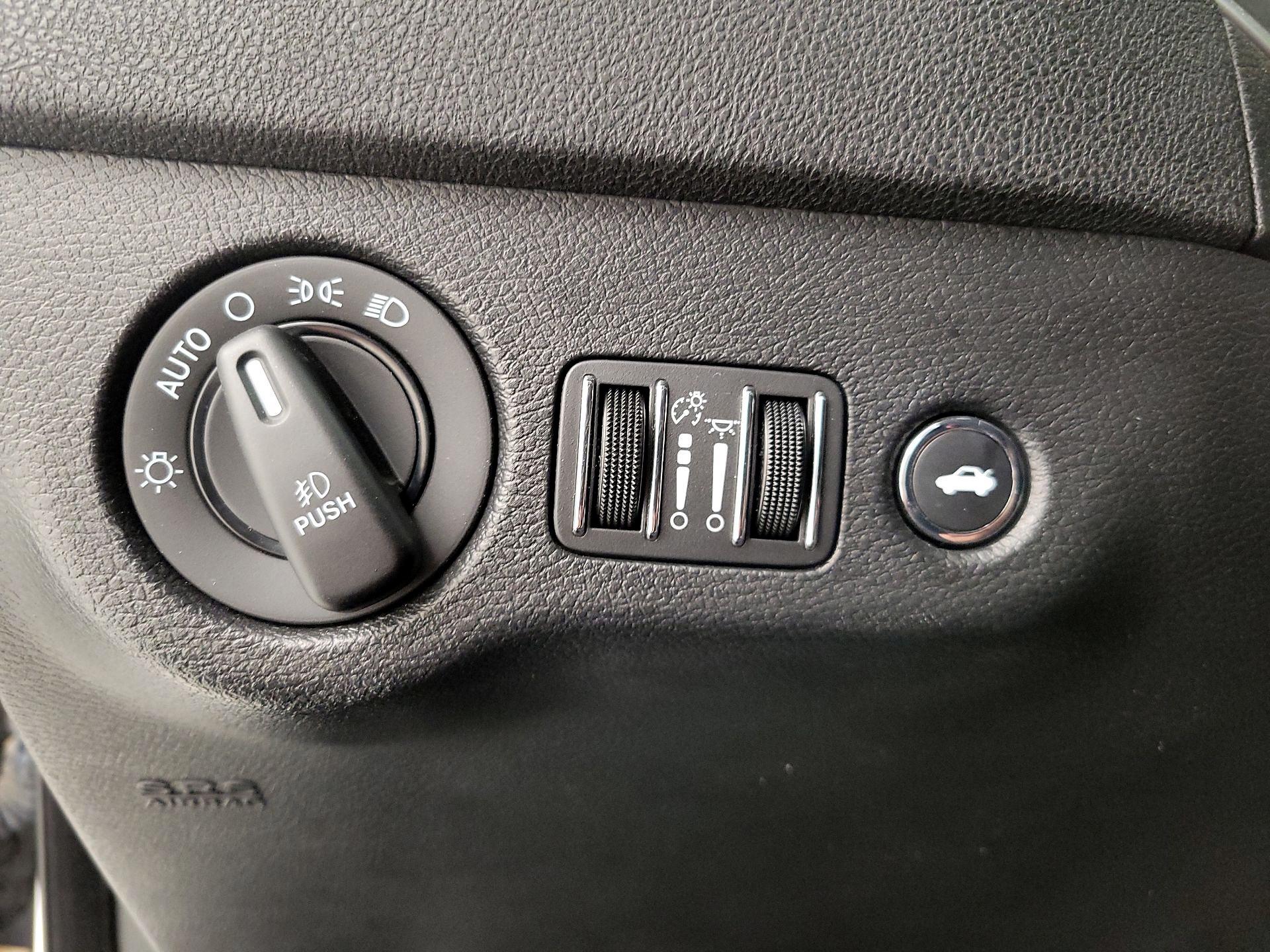 Thumbnail: 2020 Dodge Charger - 13