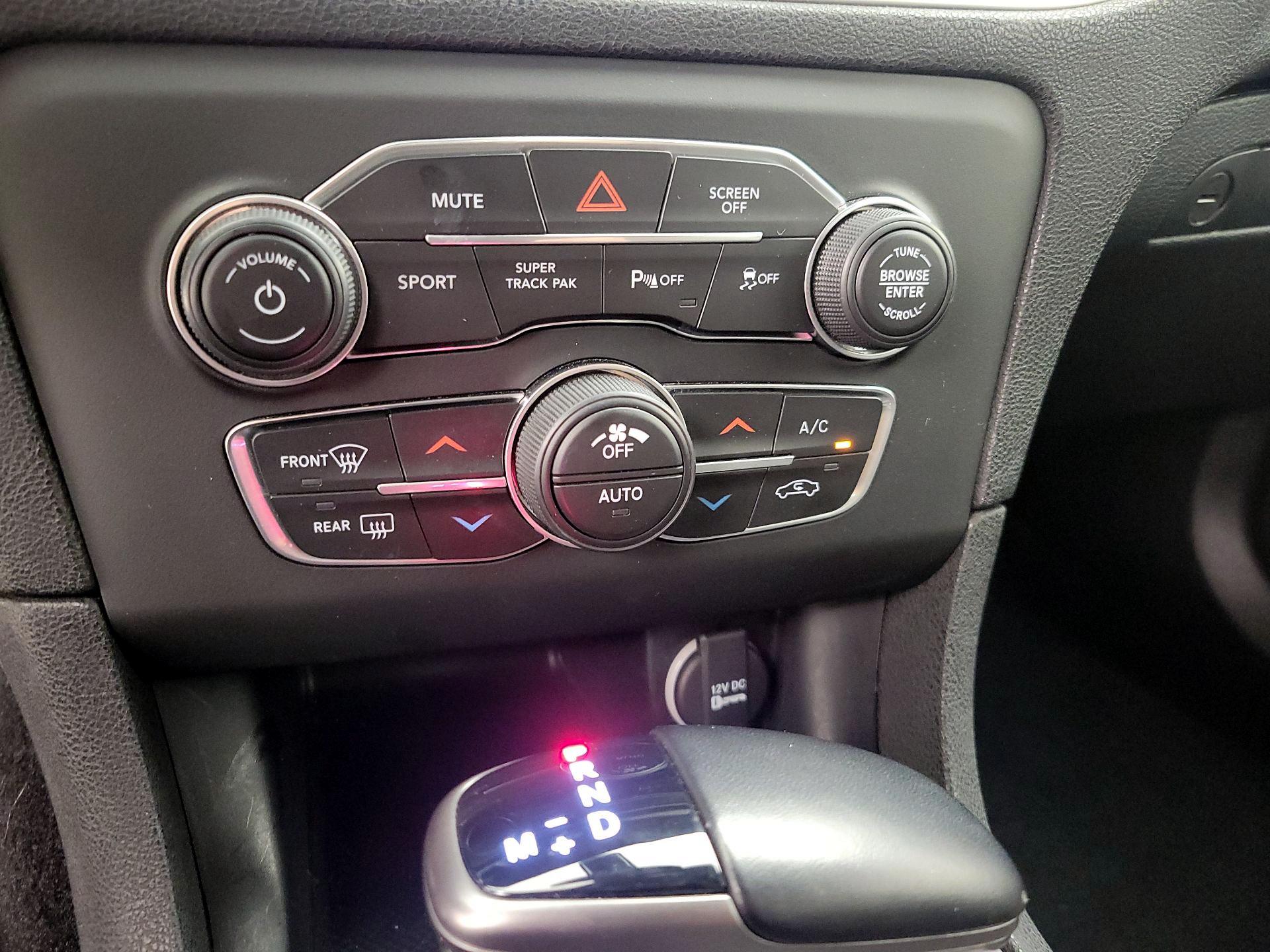 Thumbnail: 2020 Dodge Charger - 16