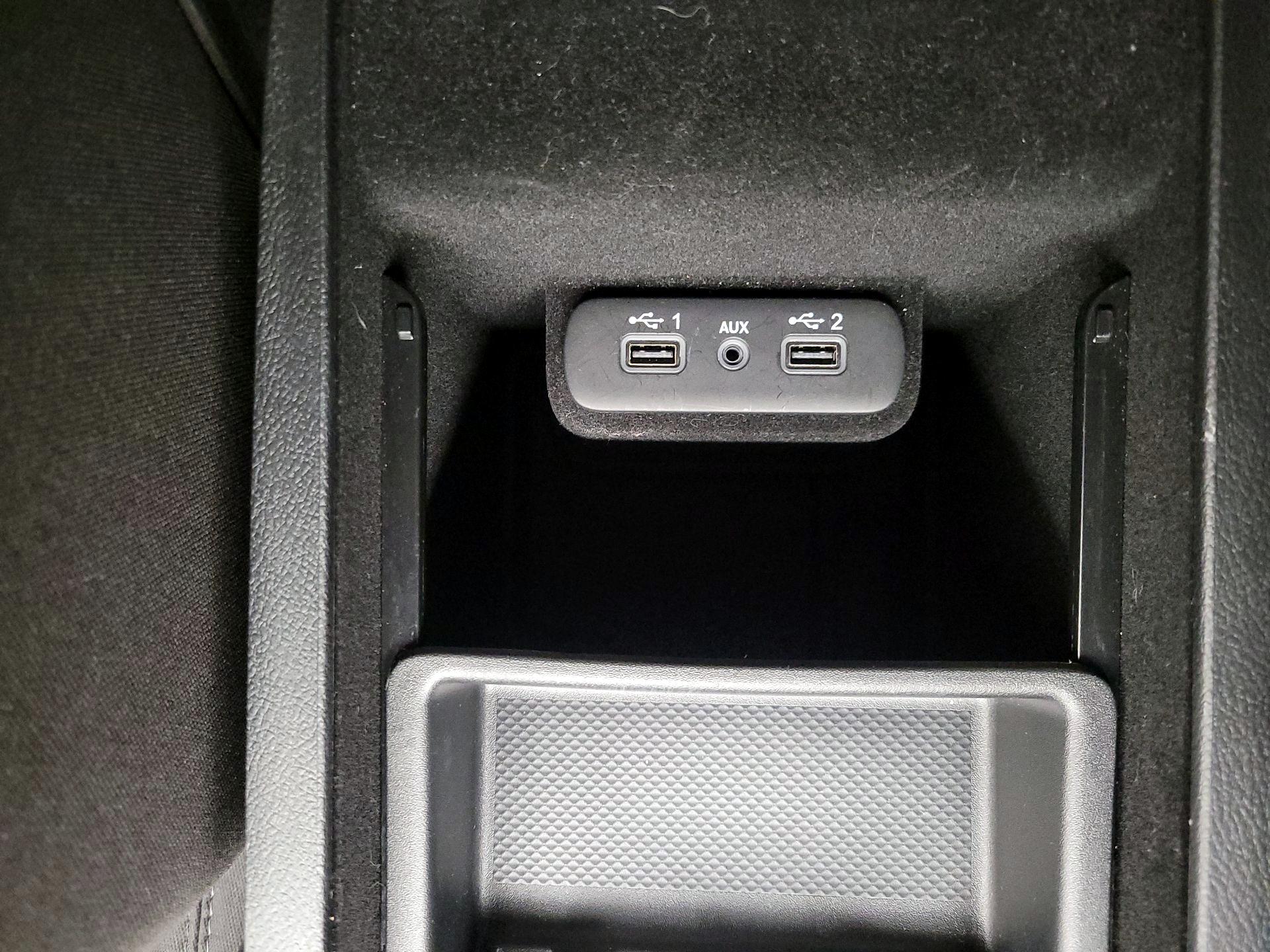 Thumbnail: 2020 Dodge Charger - 18