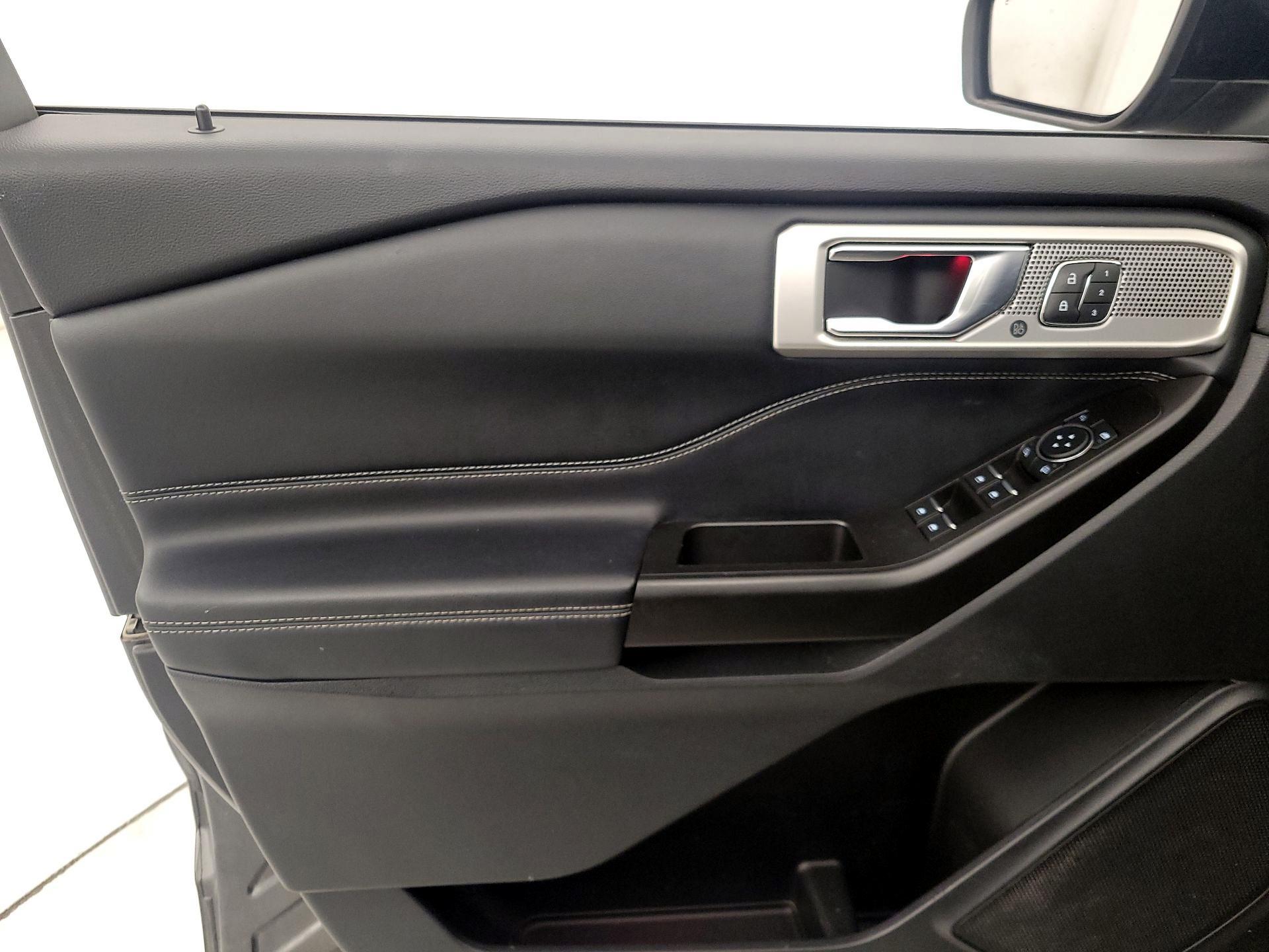 Thumbnail: 2020 Ford Explorer - 12