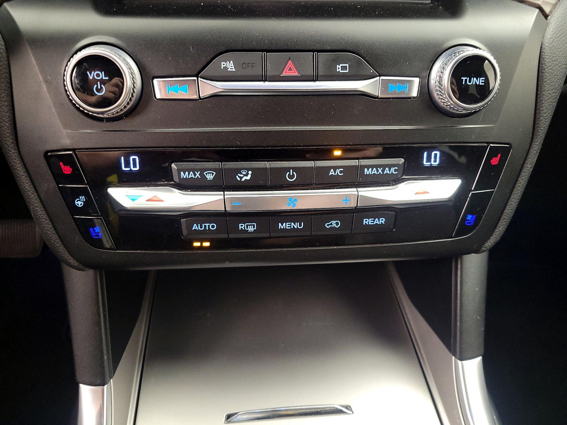 Thumbnail: 2020 Ford Explorer - 17