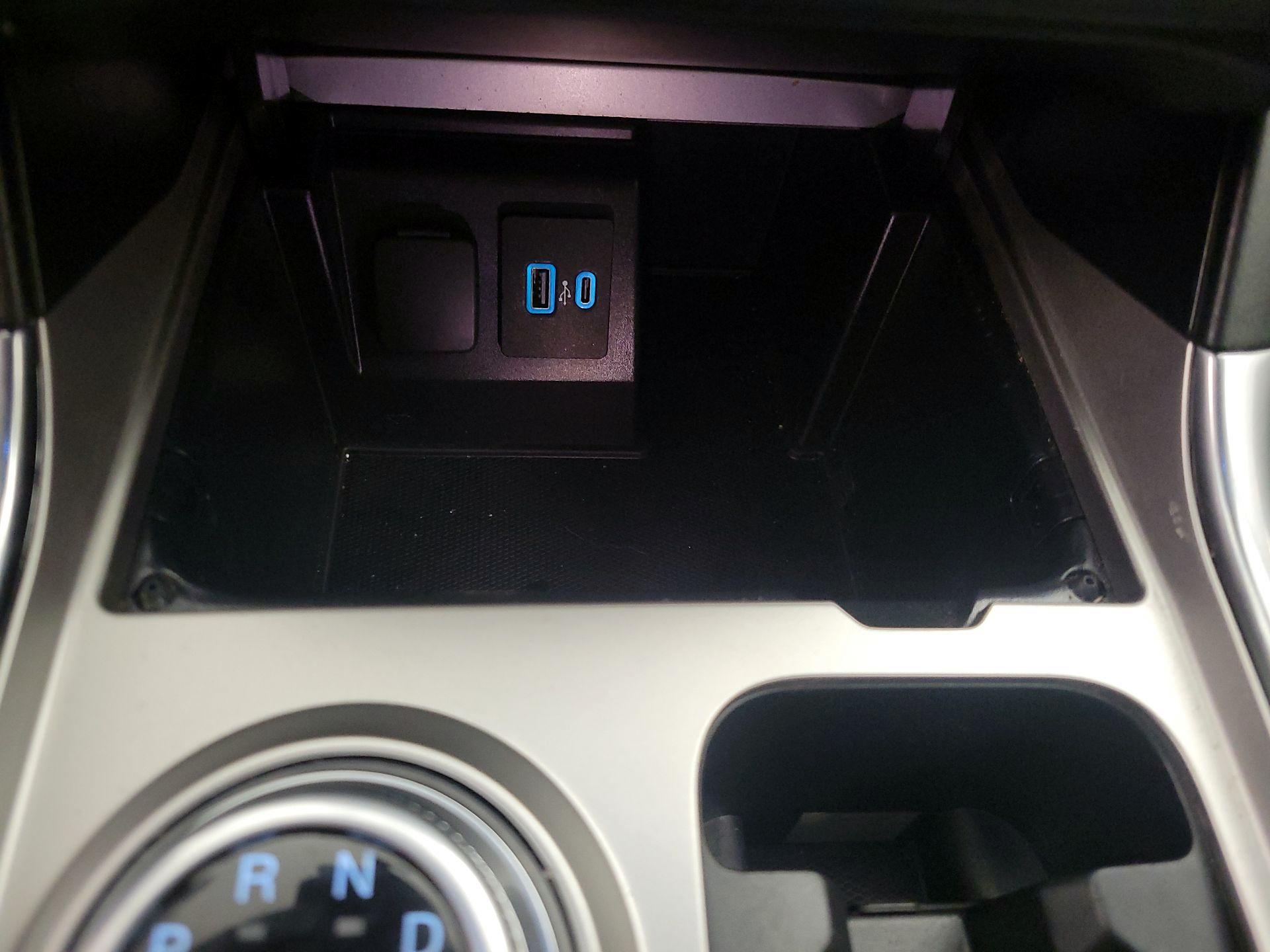 Thumbnail: 2020 Ford Explorer - 19