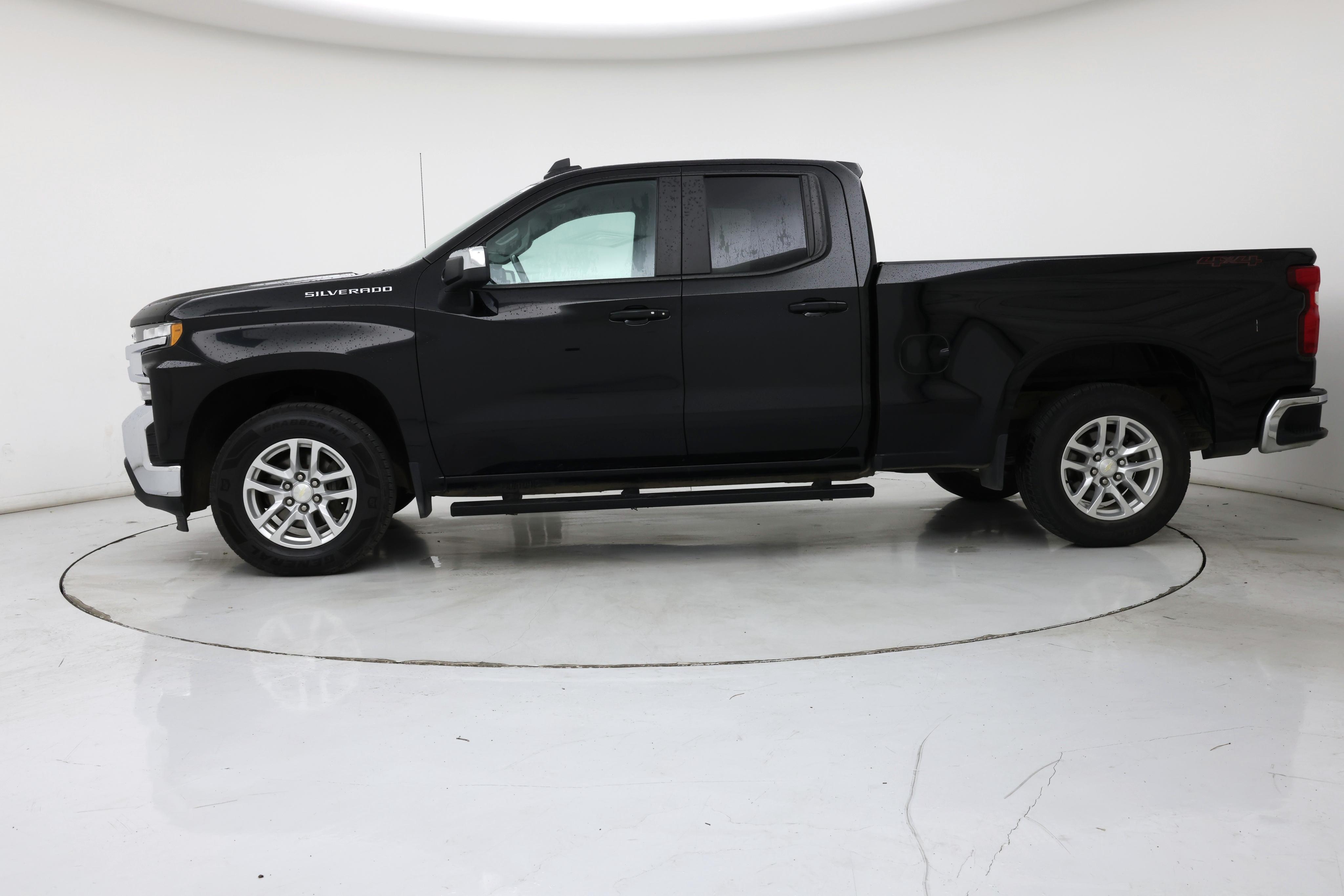 Thumbnail: 2020 Chevrolet Silverado 1500 - 3