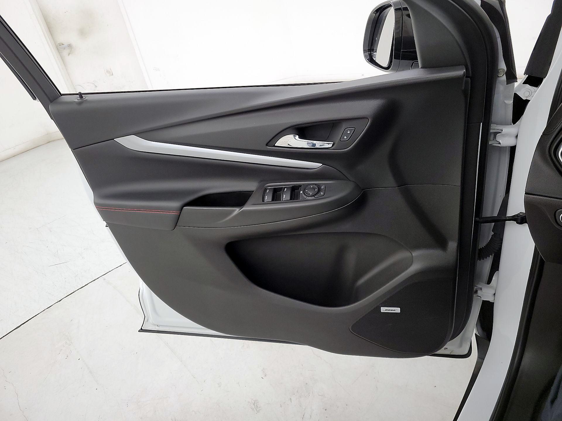 Thumbnail: 2023 Chevrolet Bolt EUV - 12