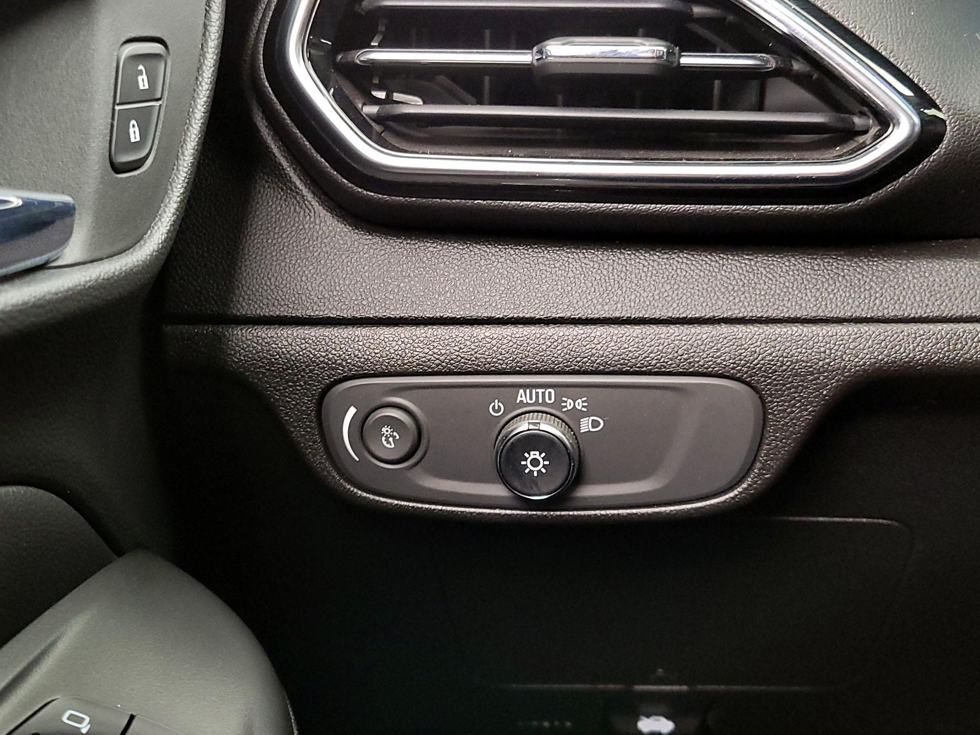 Thumbnail: 2023 Chevrolet Bolt EUV - 13