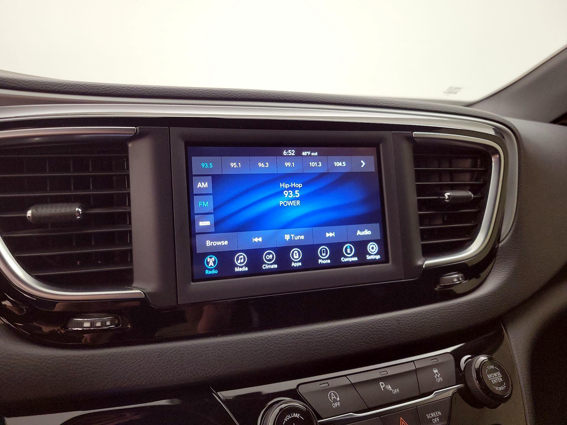 Thumbnail: 2019 Chrysler Pacifica - 15