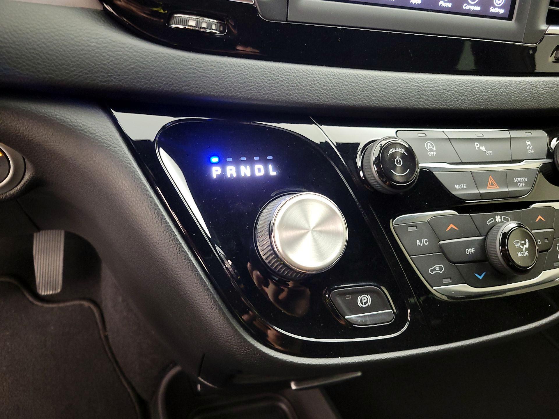 Thumbnail: 2019 Chrysler Pacifica - 17