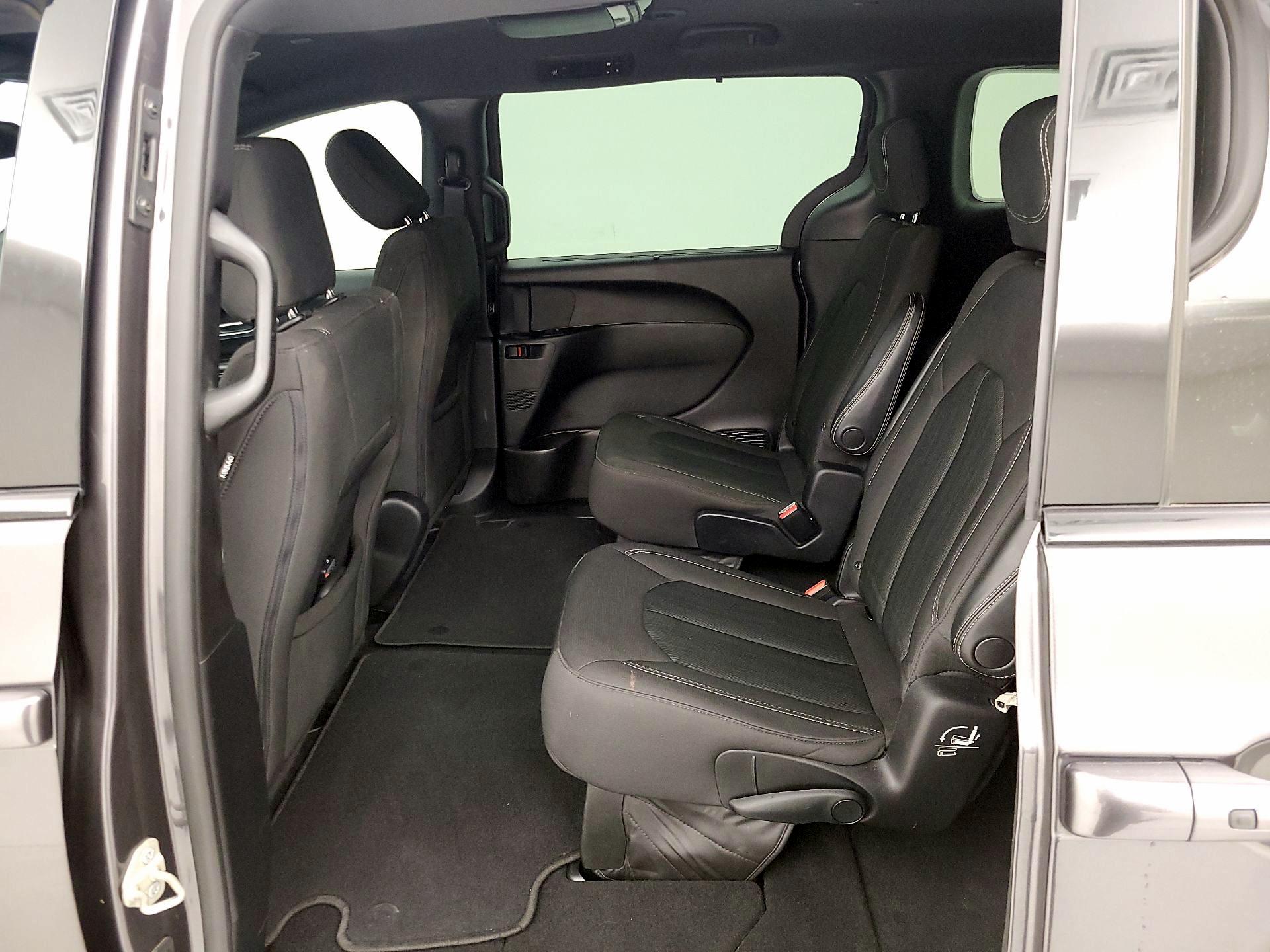 Thumbnail: 2019 Chrysler Pacifica - 19