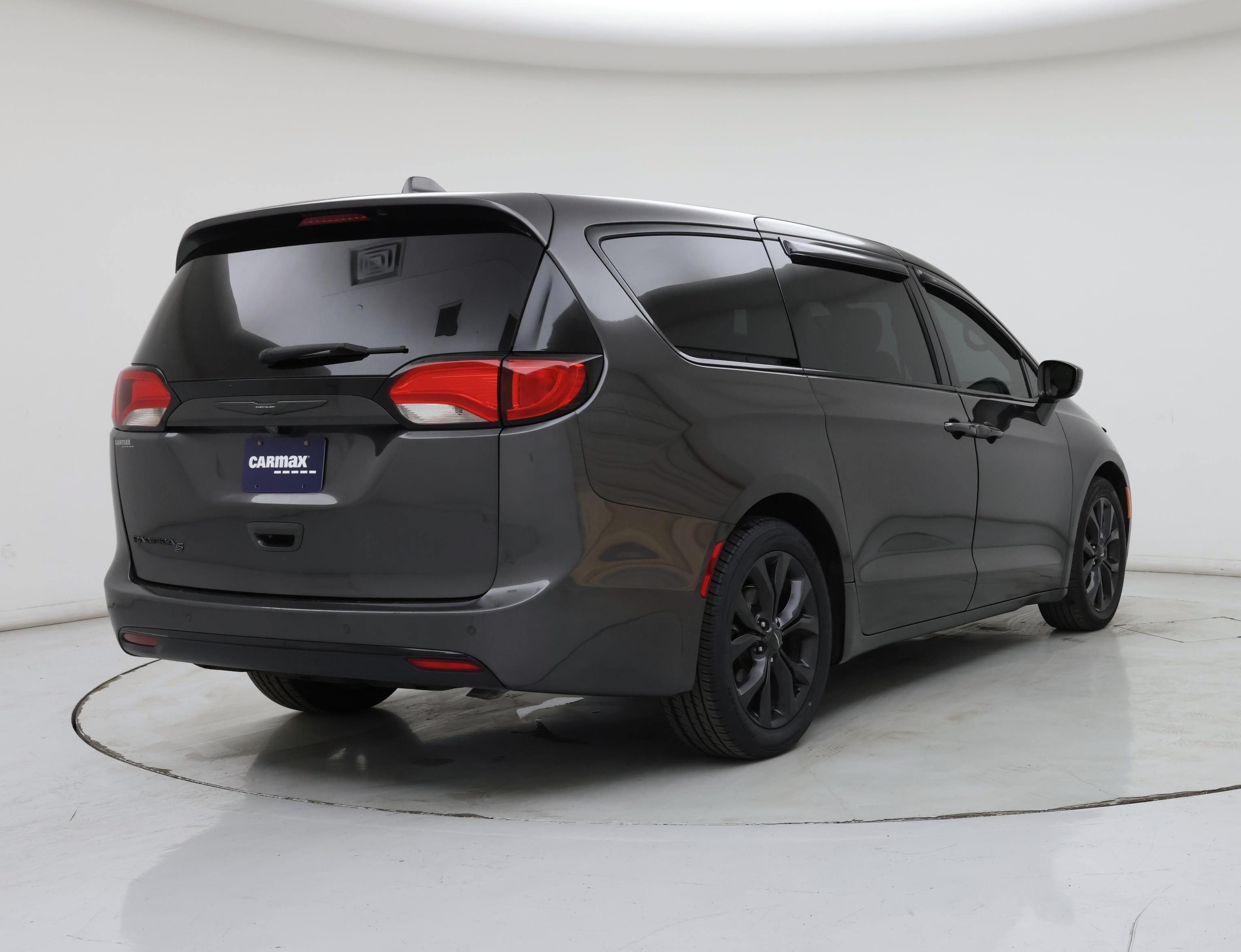 Thumbnail: 2019 Chrysler Pacifica - 8