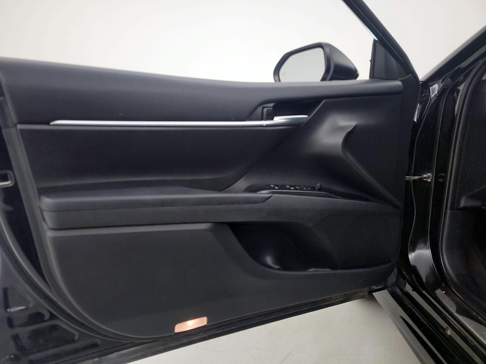 Thumbnail: 2019 Toyota Camry - 12