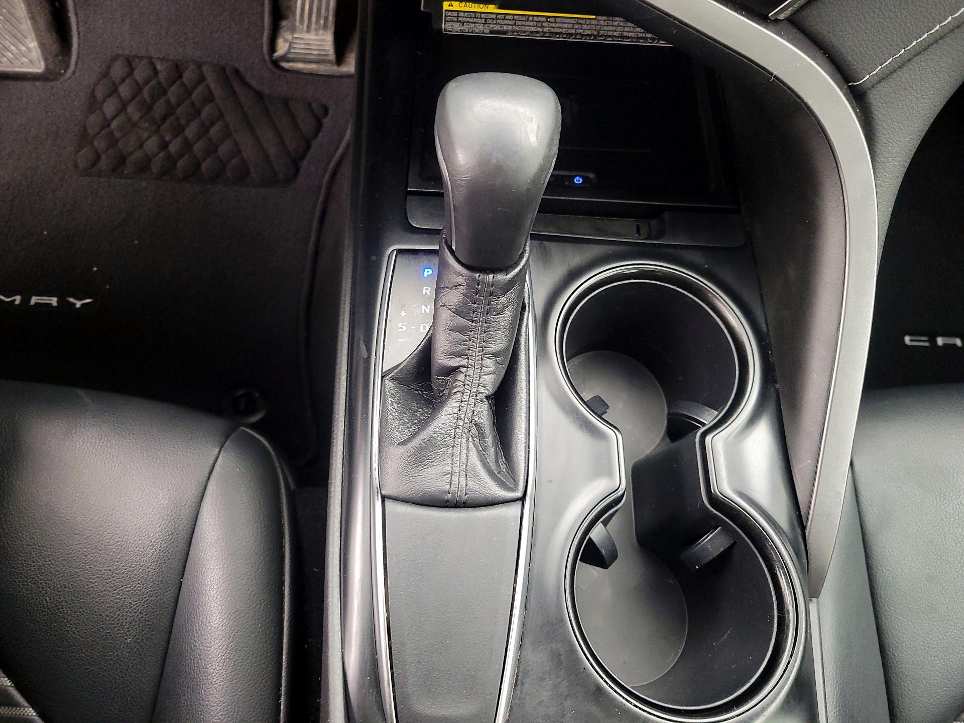 Thumbnail: 2019 Toyota Camry - 17