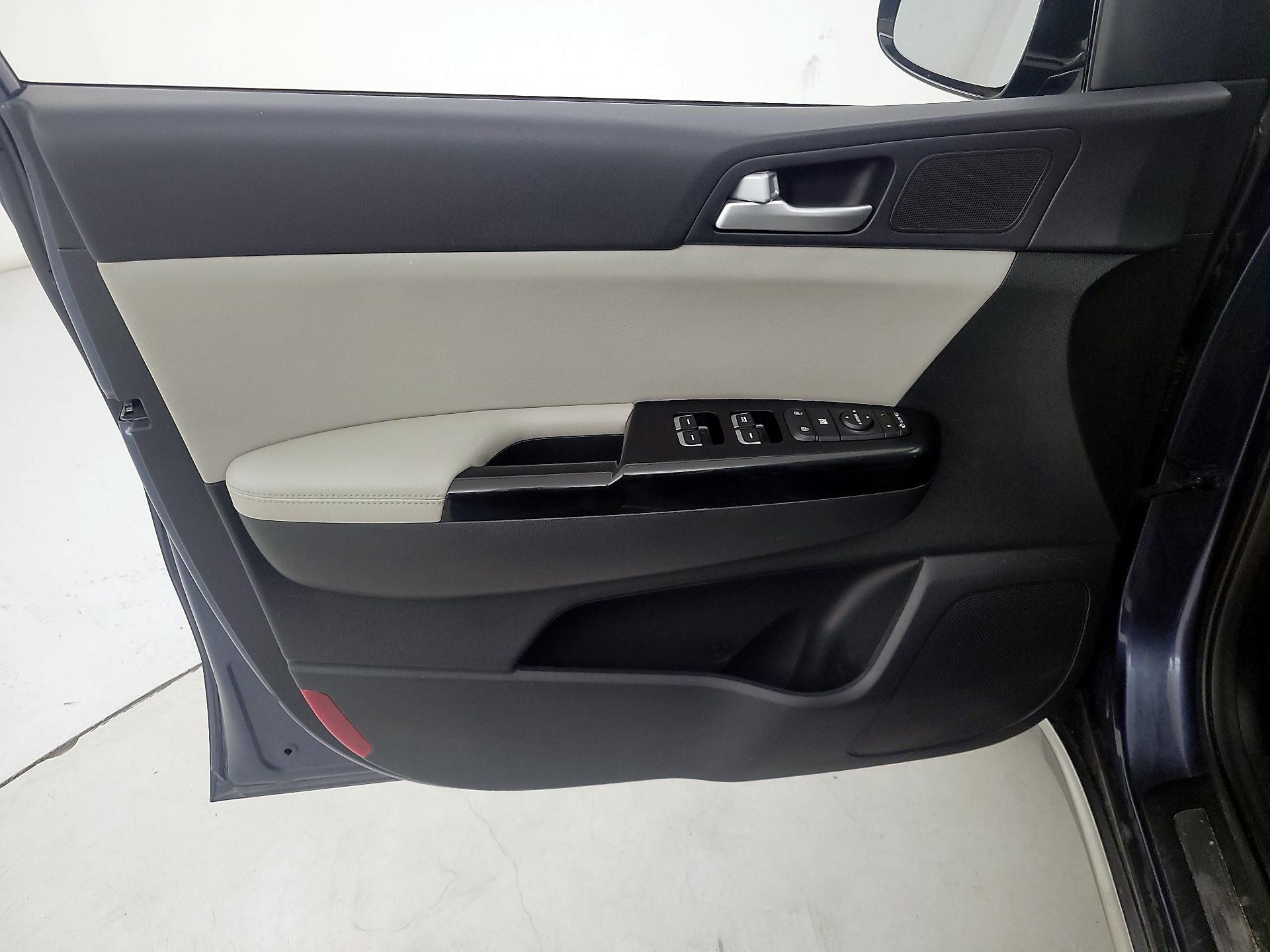 Thumbnail: 2018 Kia Sportage - 12