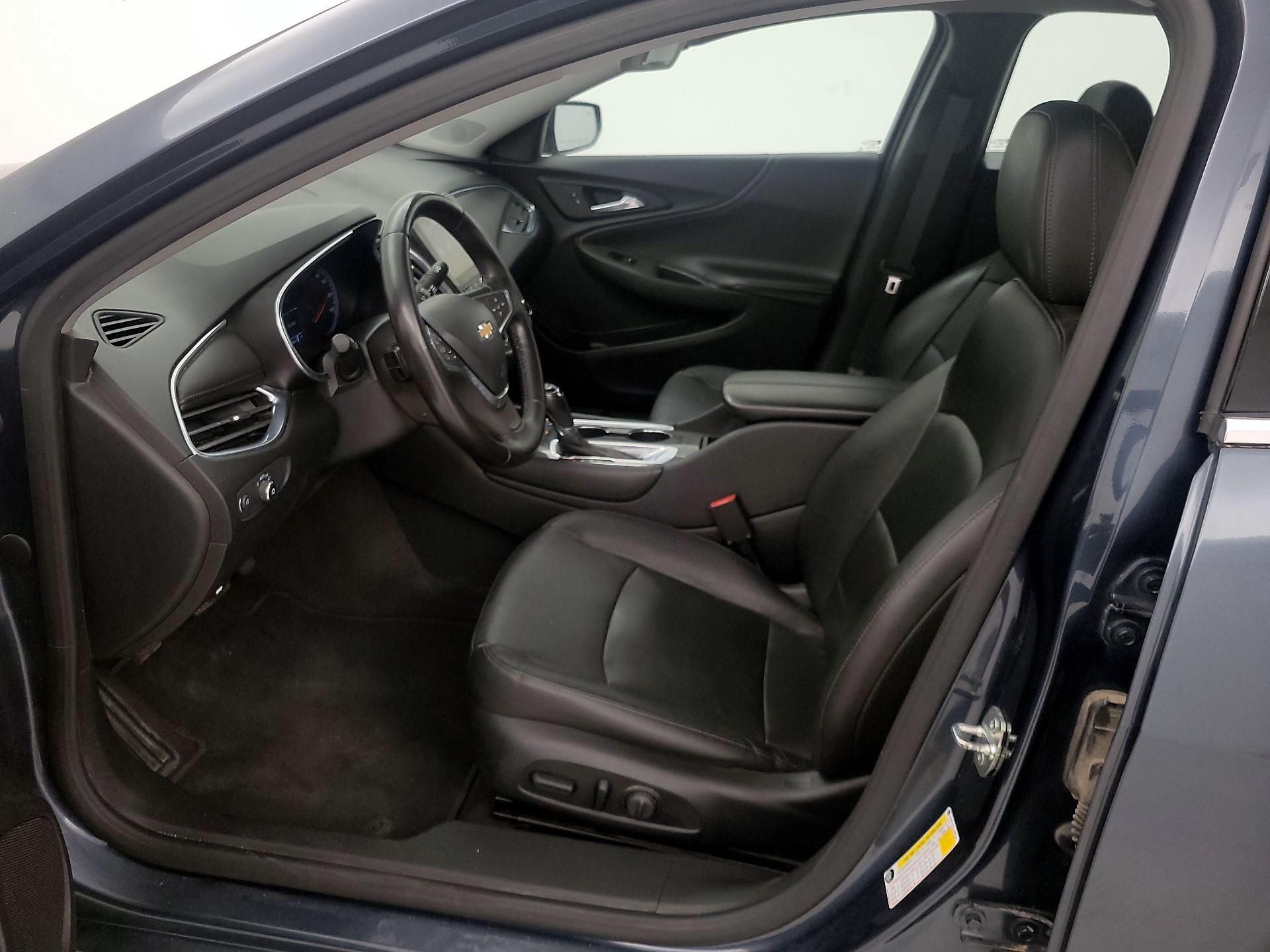 Thumbnail: 2020 Chevrolet Malibu - 11
