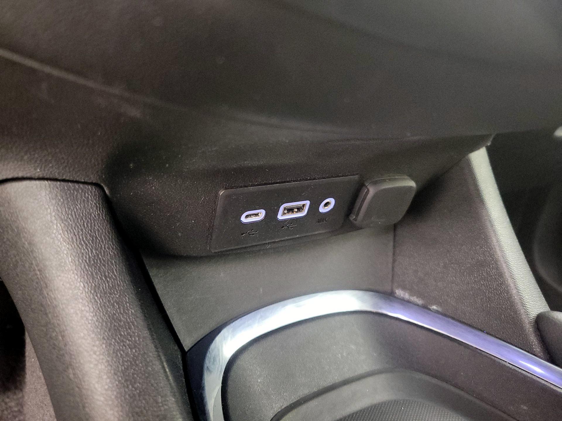 Thumbnail: 2020 Chevrolet Malibu - 18