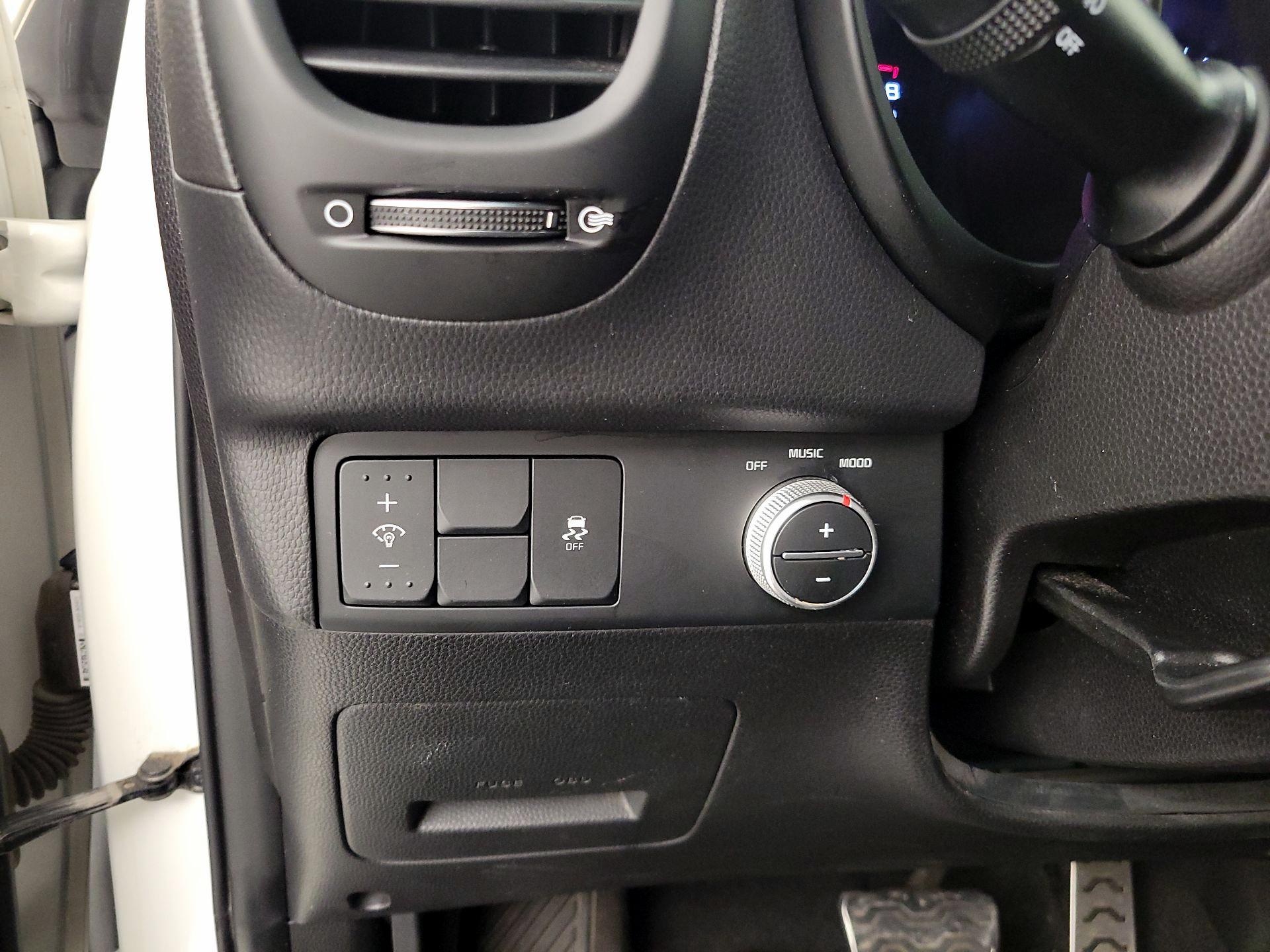 Thumbnail: 2014 Kia Soul - 13