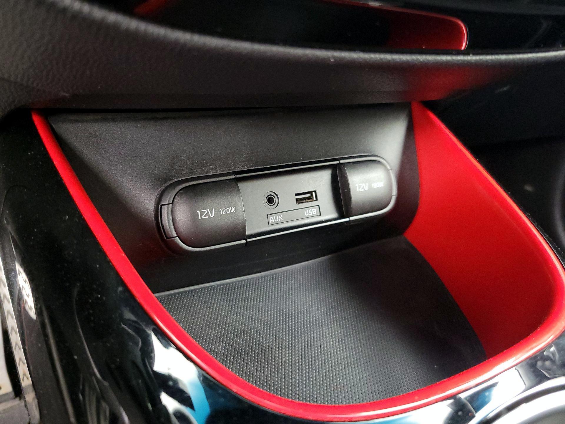 Thumbnail: 2014 Kia Soul - 19