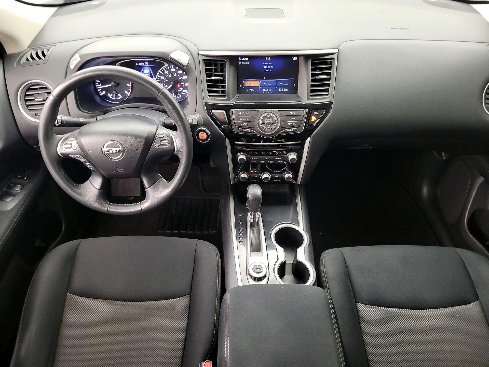 Thumbnail: 2017 Nissan Pathfinder - 9