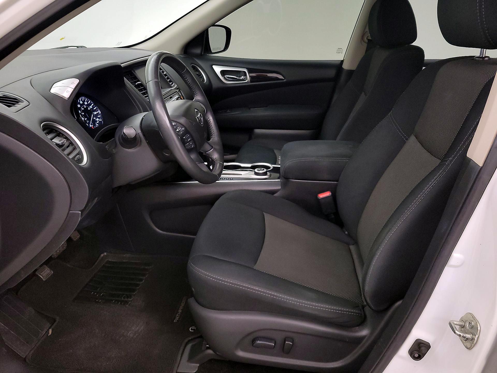 Thumbnail: 2017 Nissan Pathfinder - 11