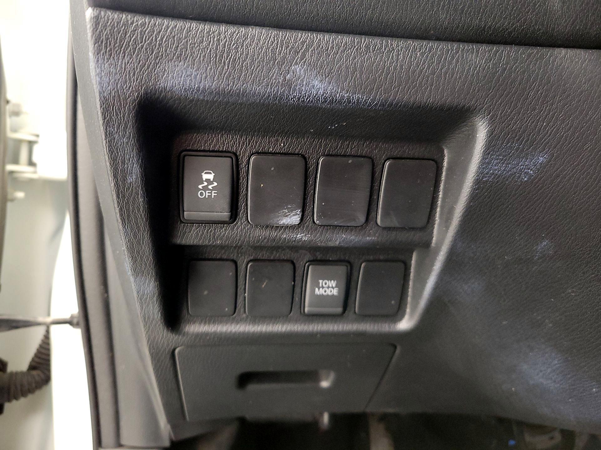 Thumbnail: 2017 Nissan Pathfinder - 13