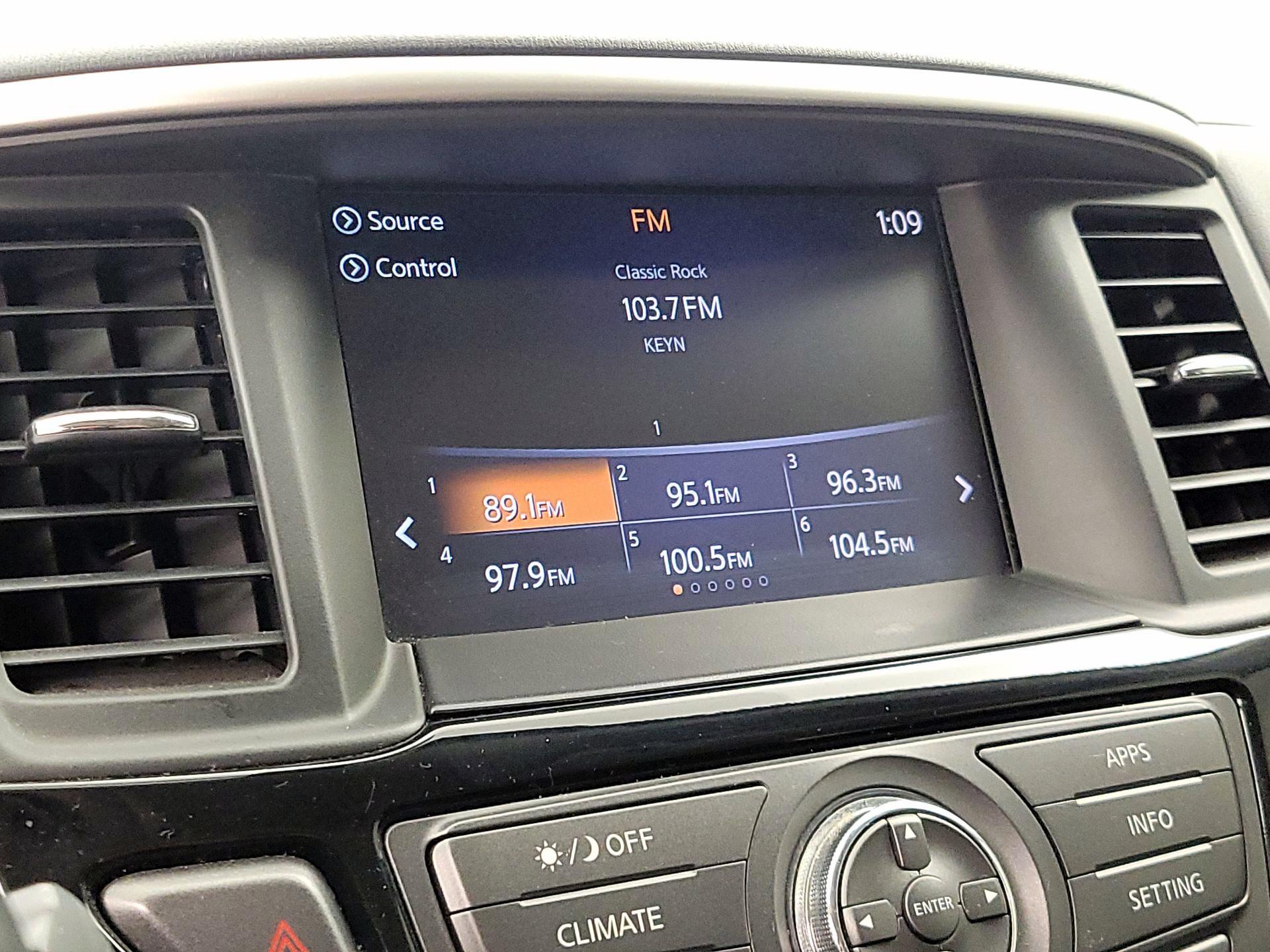 Thumbnail: 2017 Nissan Pathfinder - 15