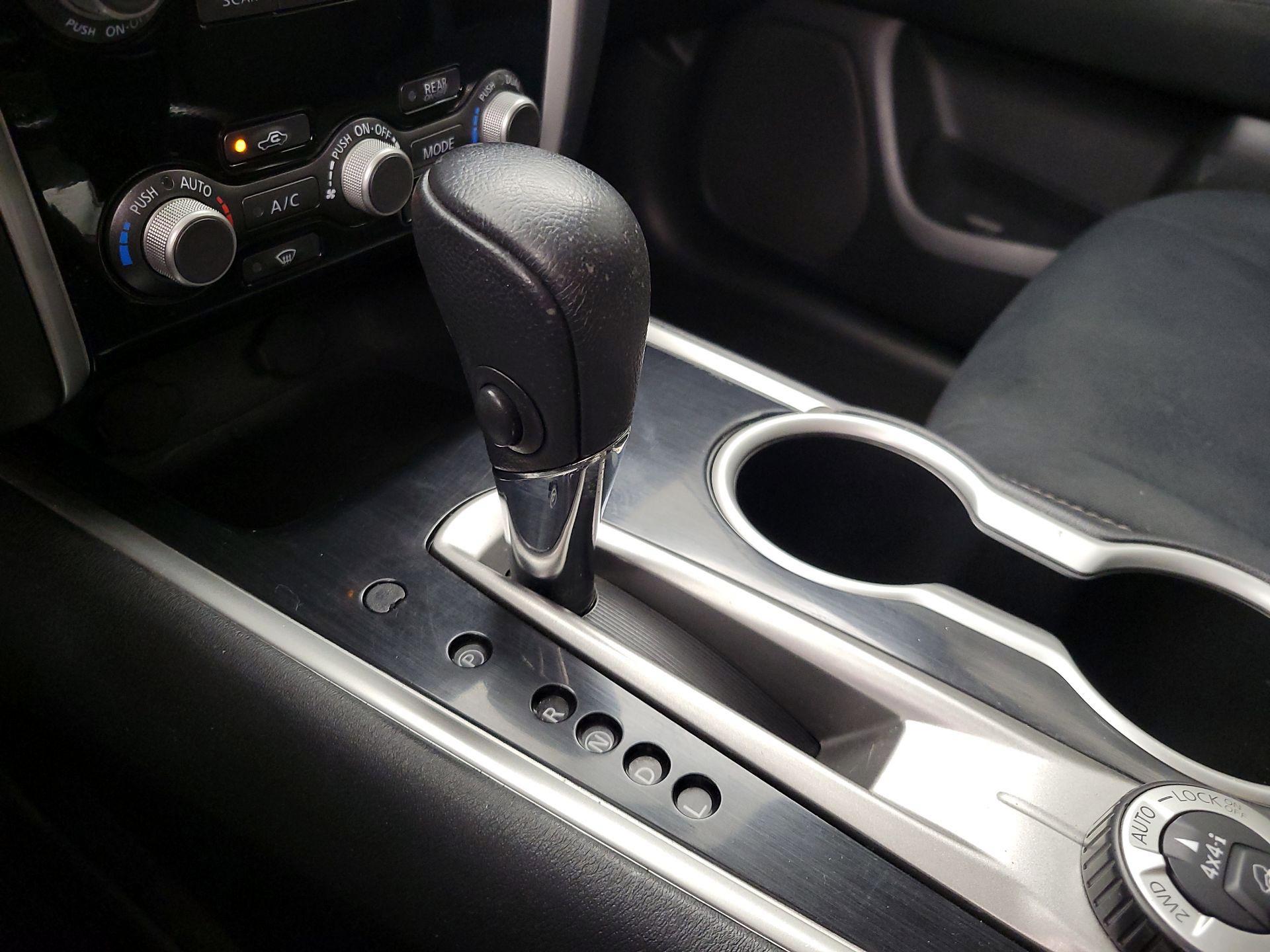 Thumbnail: 2017 Nissan Pathfinder - 17