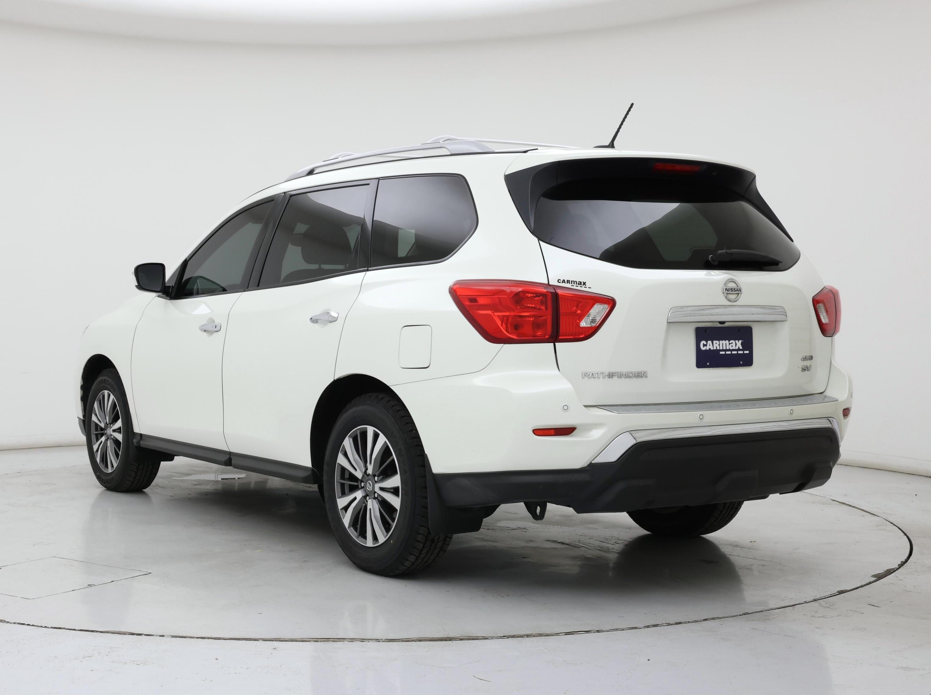 Thumbnail: 2017 Nissan Pathfinder - 2