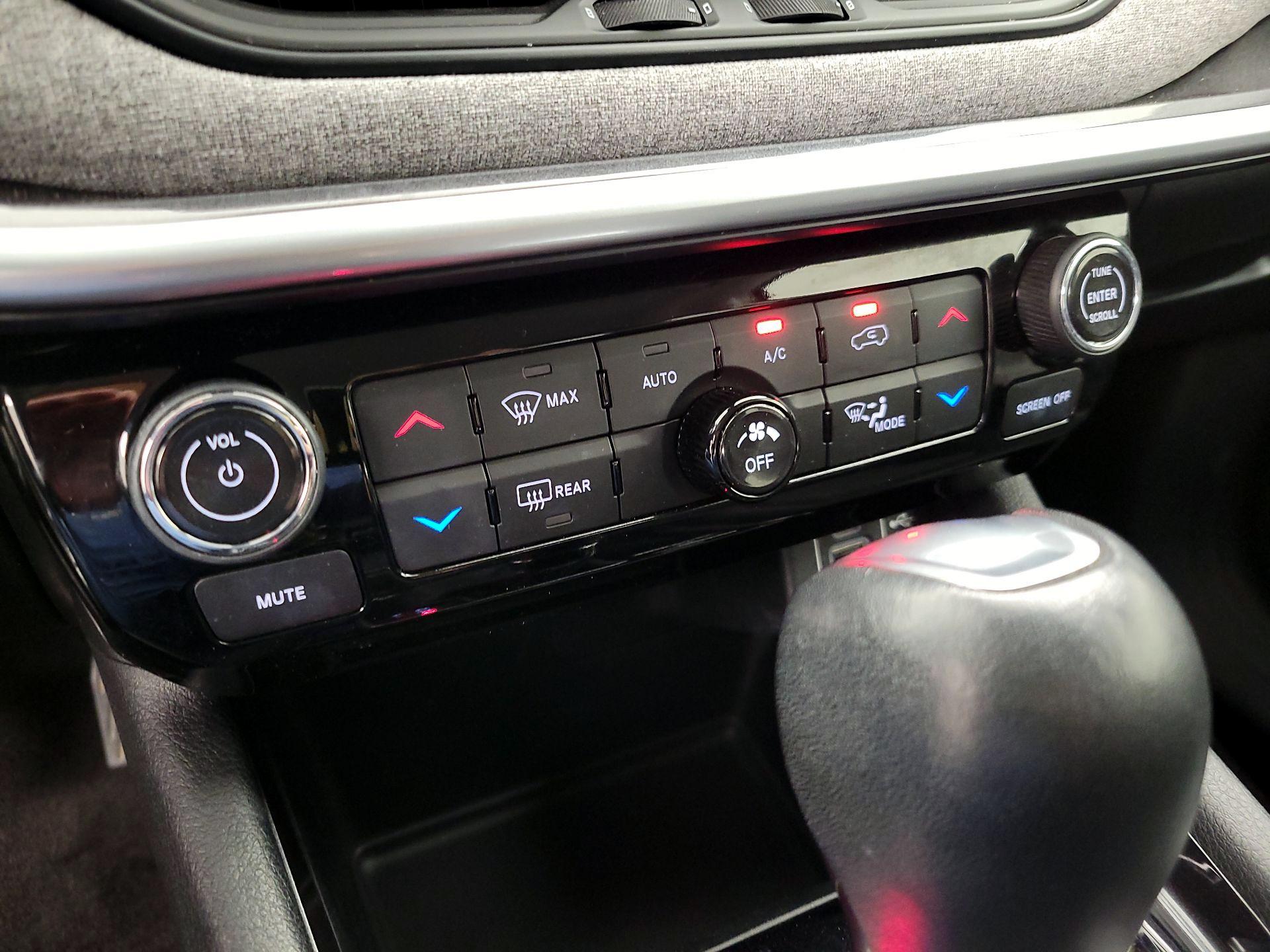 Thumbnail: 2022 Jeep Compass - 16