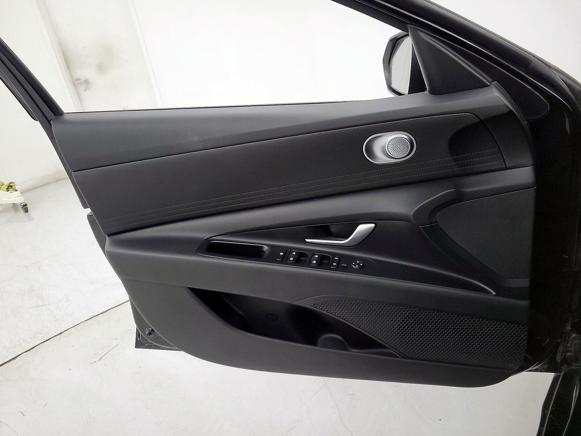 Thumbnail: 2023 Hyundai Elantra - 12