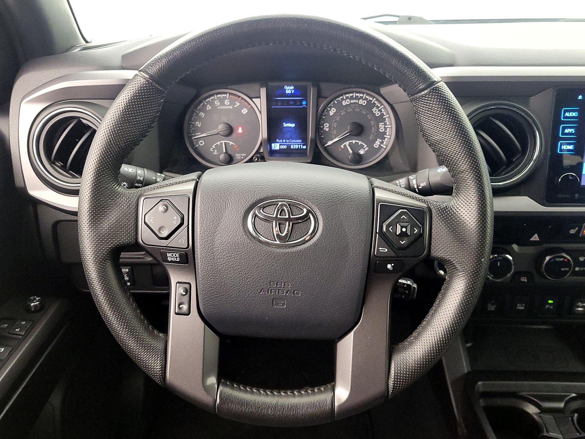 Thumbnail: 2016 Toyota Tacoma - 10