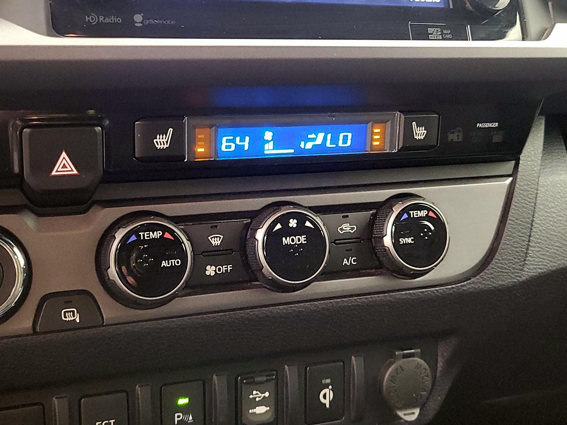 Thumbnail: 2016 Toyota Tacoma - 17