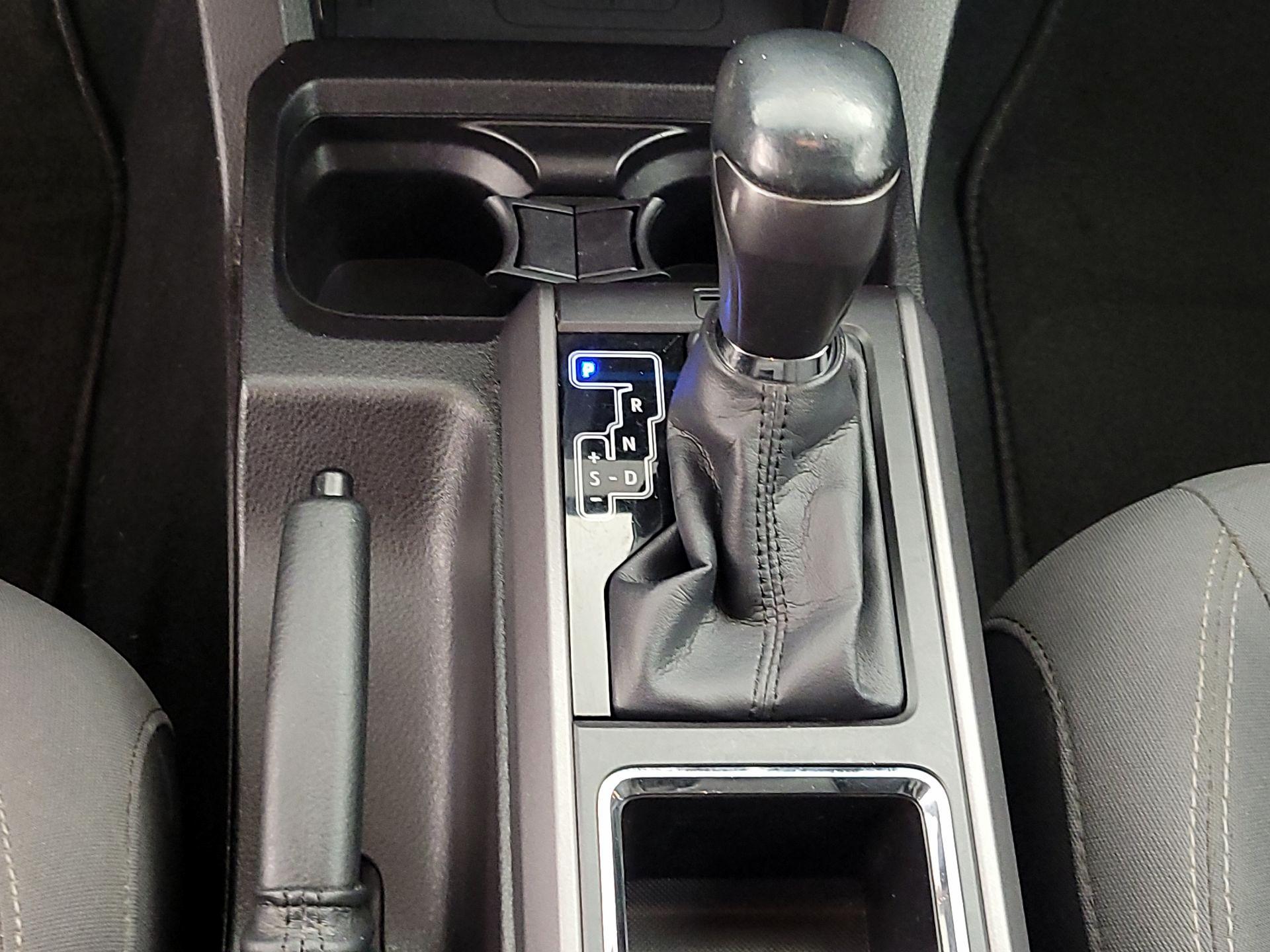 Thumbnail: 2016 Toyota Tacoma - 18