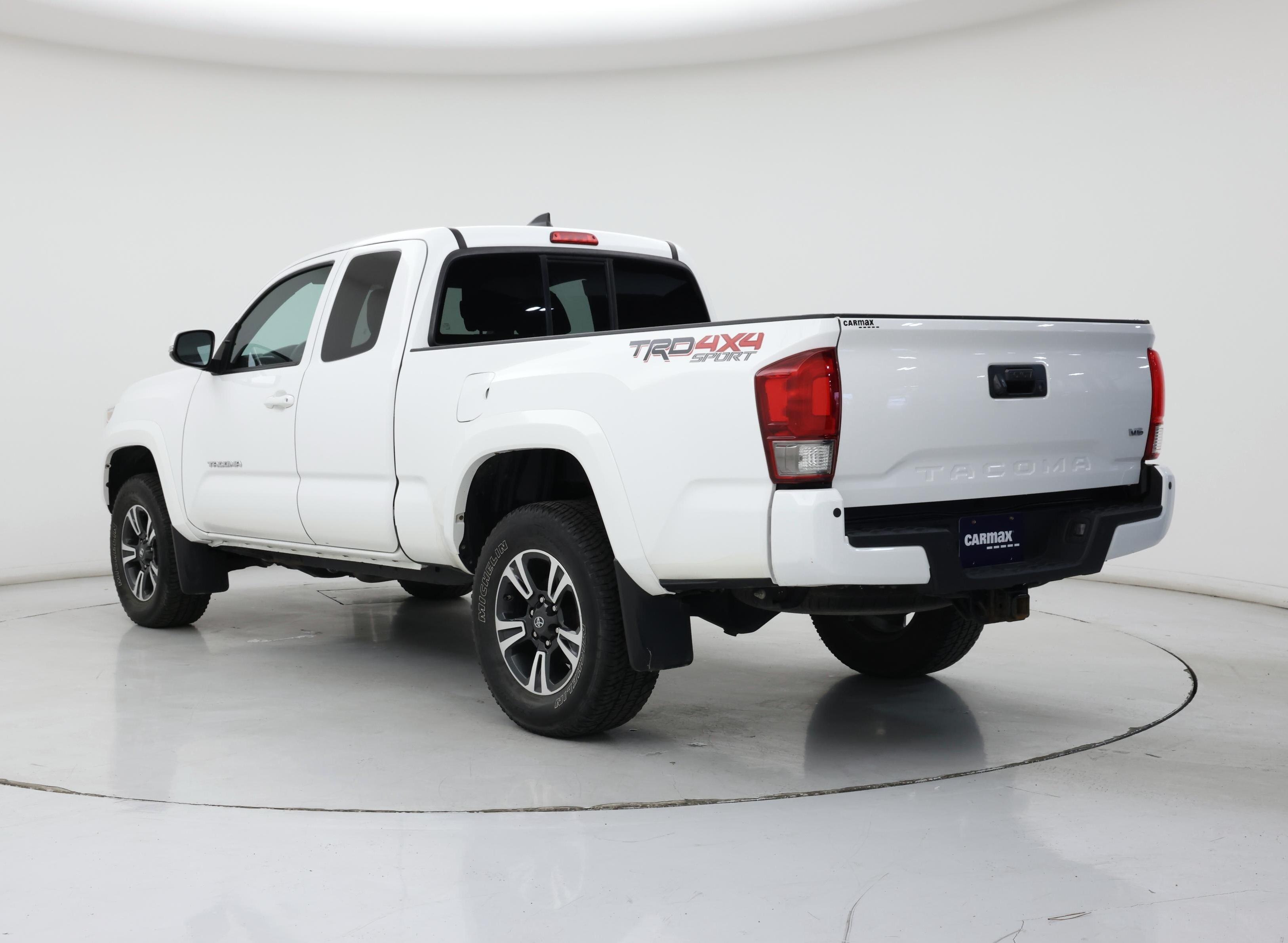 Thumbnail: 2016 Toyota Tacoma - 2