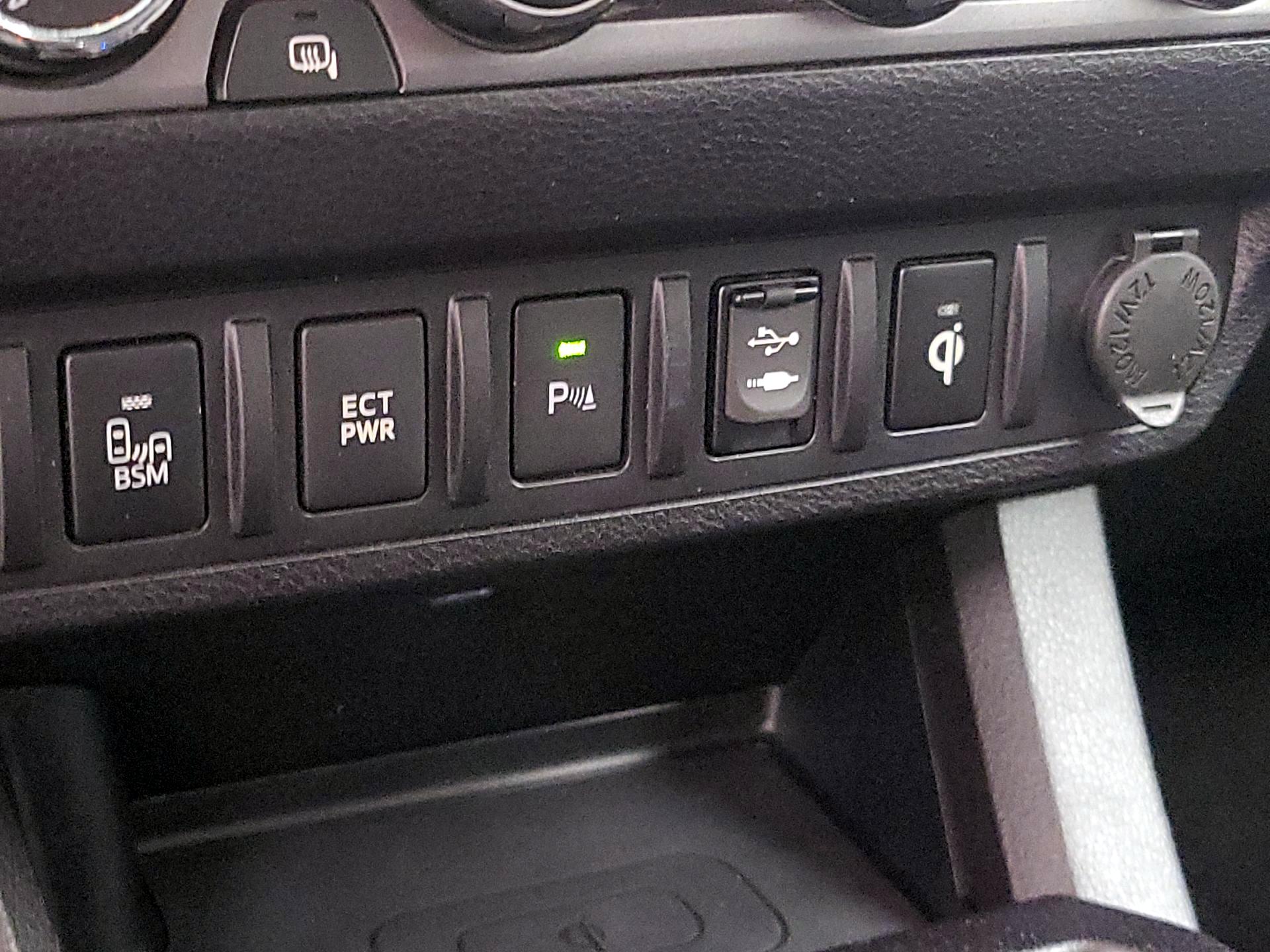 Thumbnail: 2016 Toyota Tacoma - 19